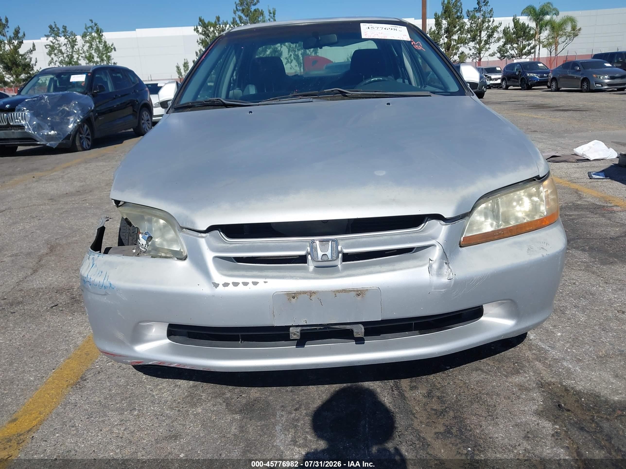 1999 Honda Accord Lx Silver vin: 1HGCG6657XA144701