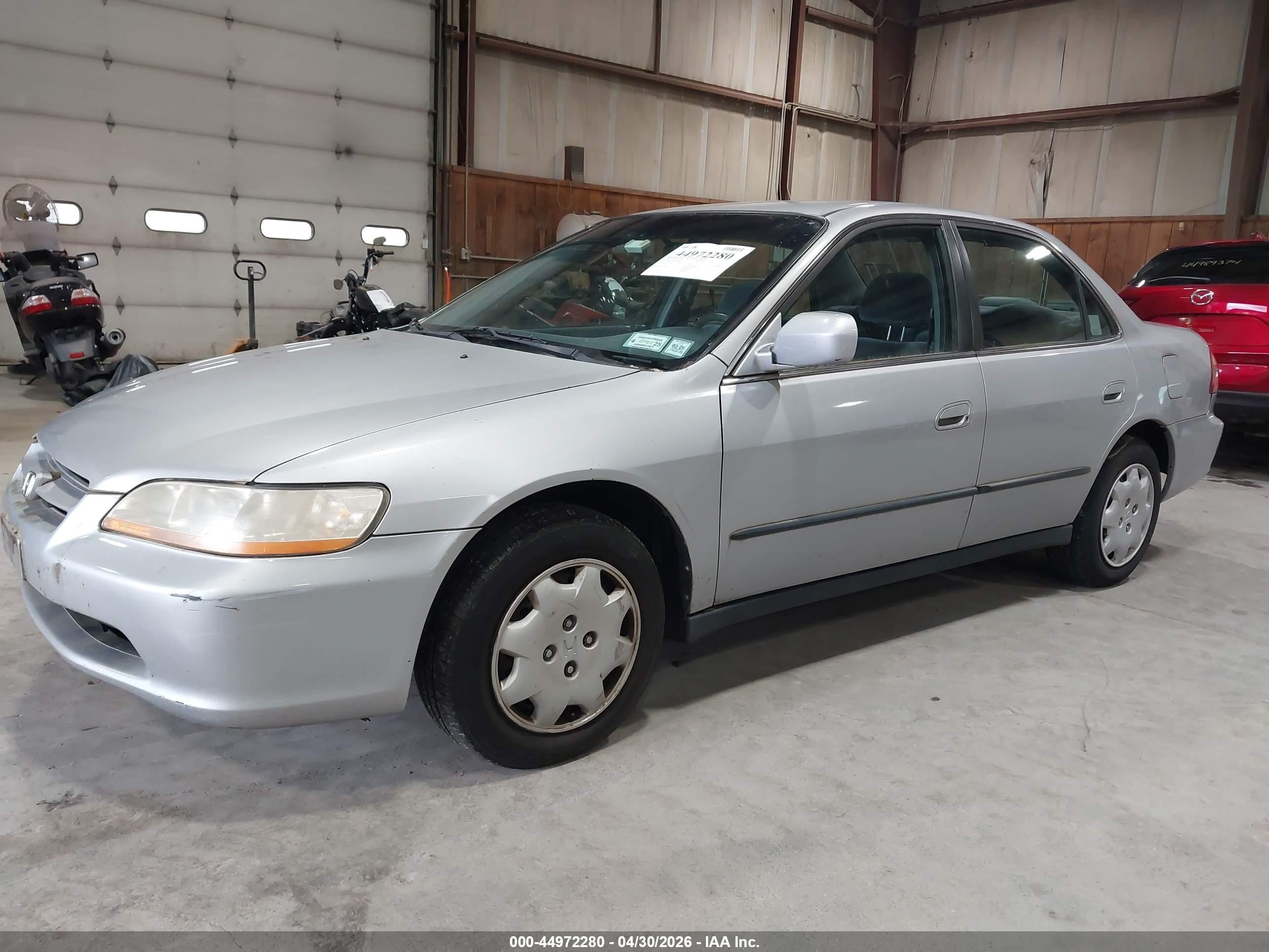 2000 Honda Accord 2.3 Lx Silver vin: 1HGCG6658YA091055