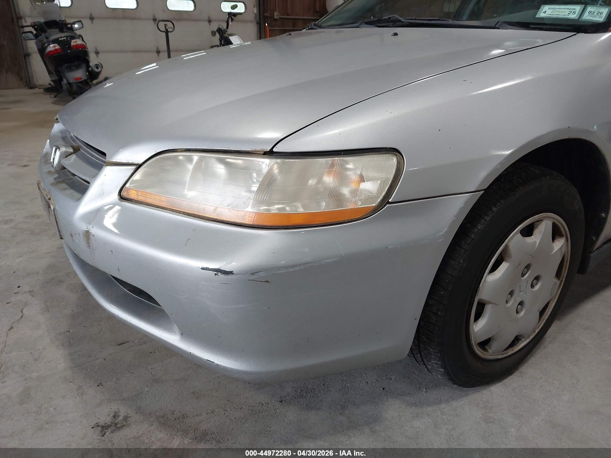 2000 Honda Accord 2.3 Lx Silver vin: 1HGCG6658YA091055