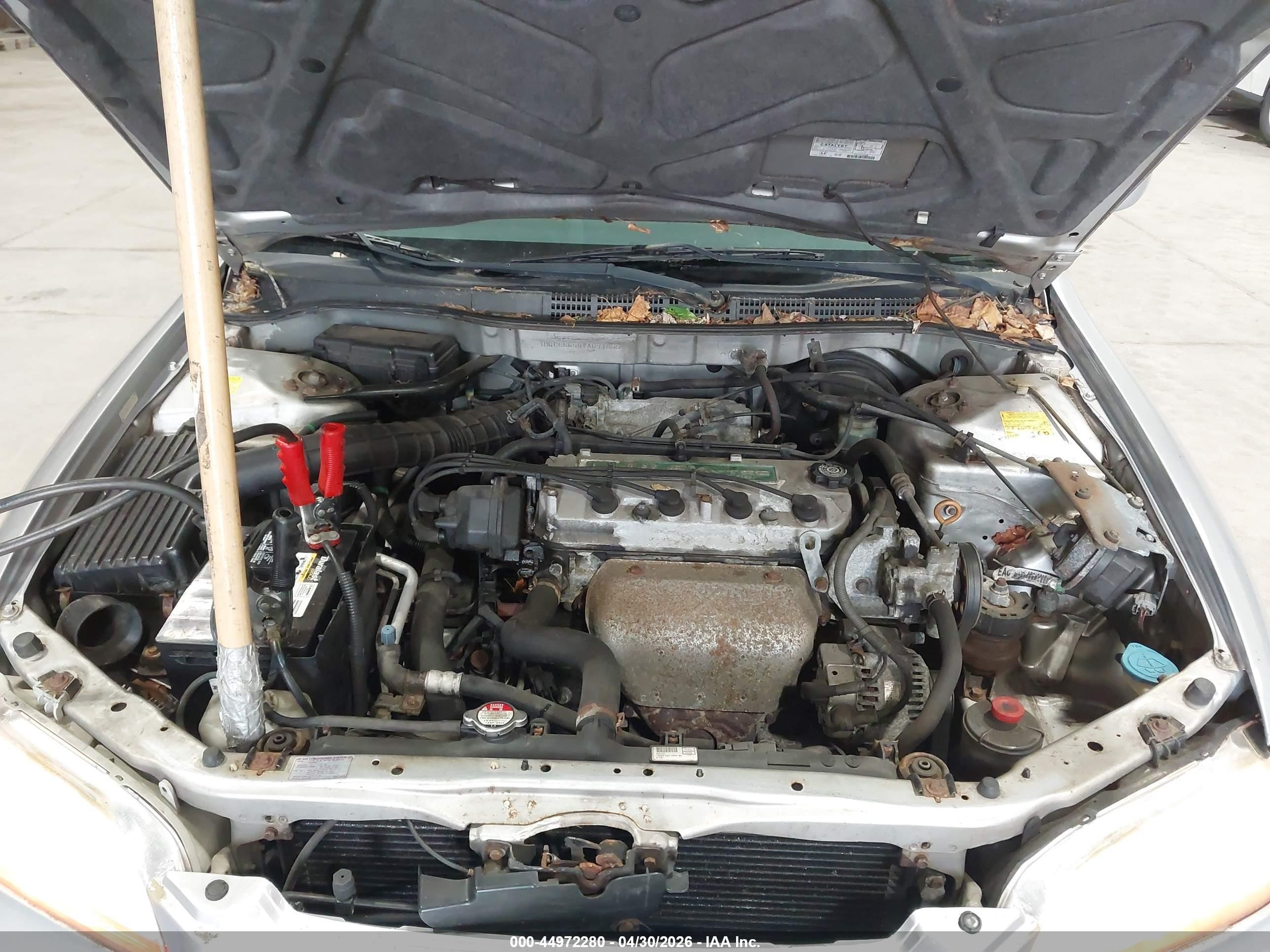 2000 Honda Accord 2.3 Lx Silver vin: 1HGCG6658YA091055