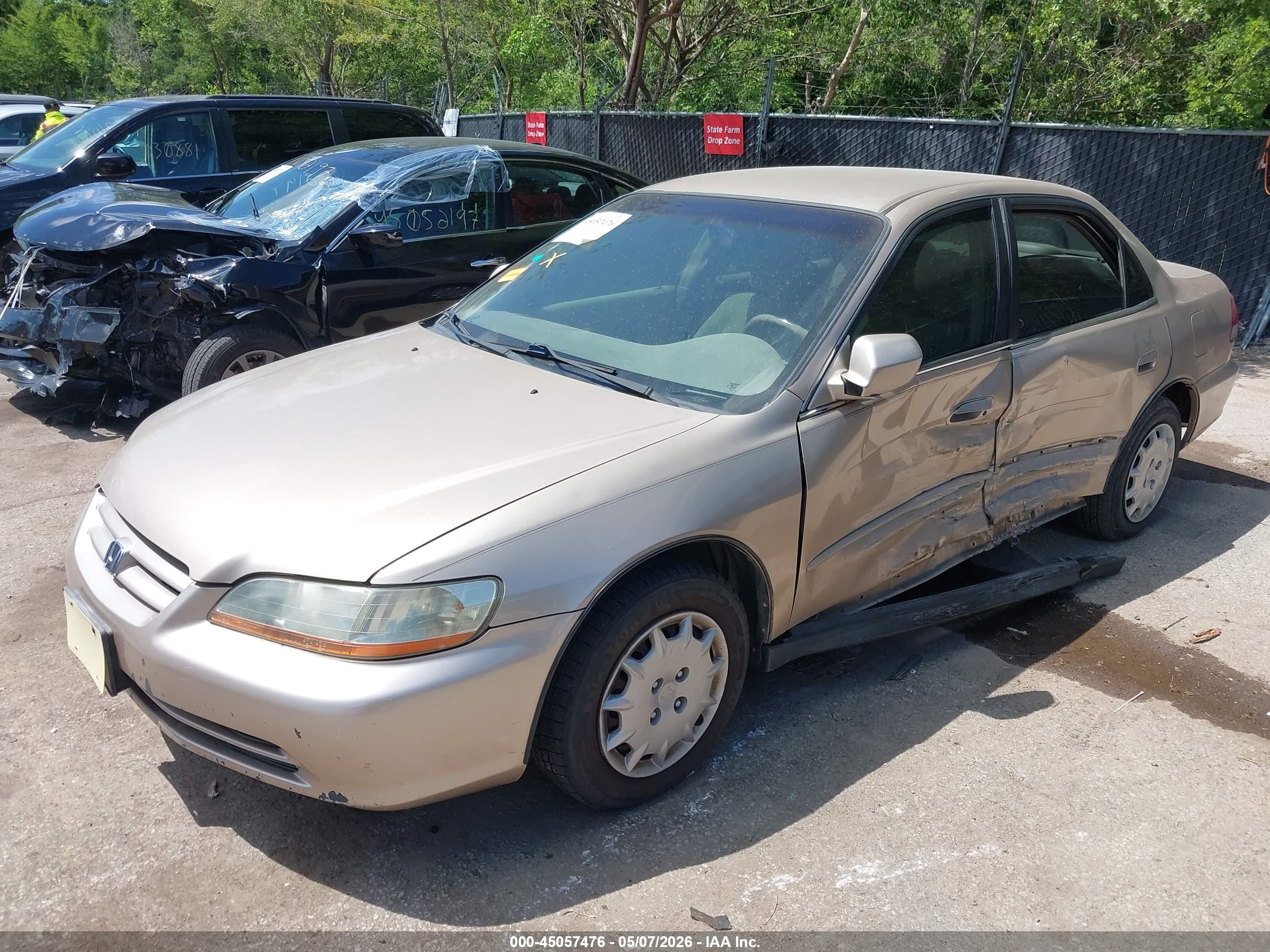 2002 Honda Accord 2.3 Lx Золотой vin: 1HGCG66592A006442