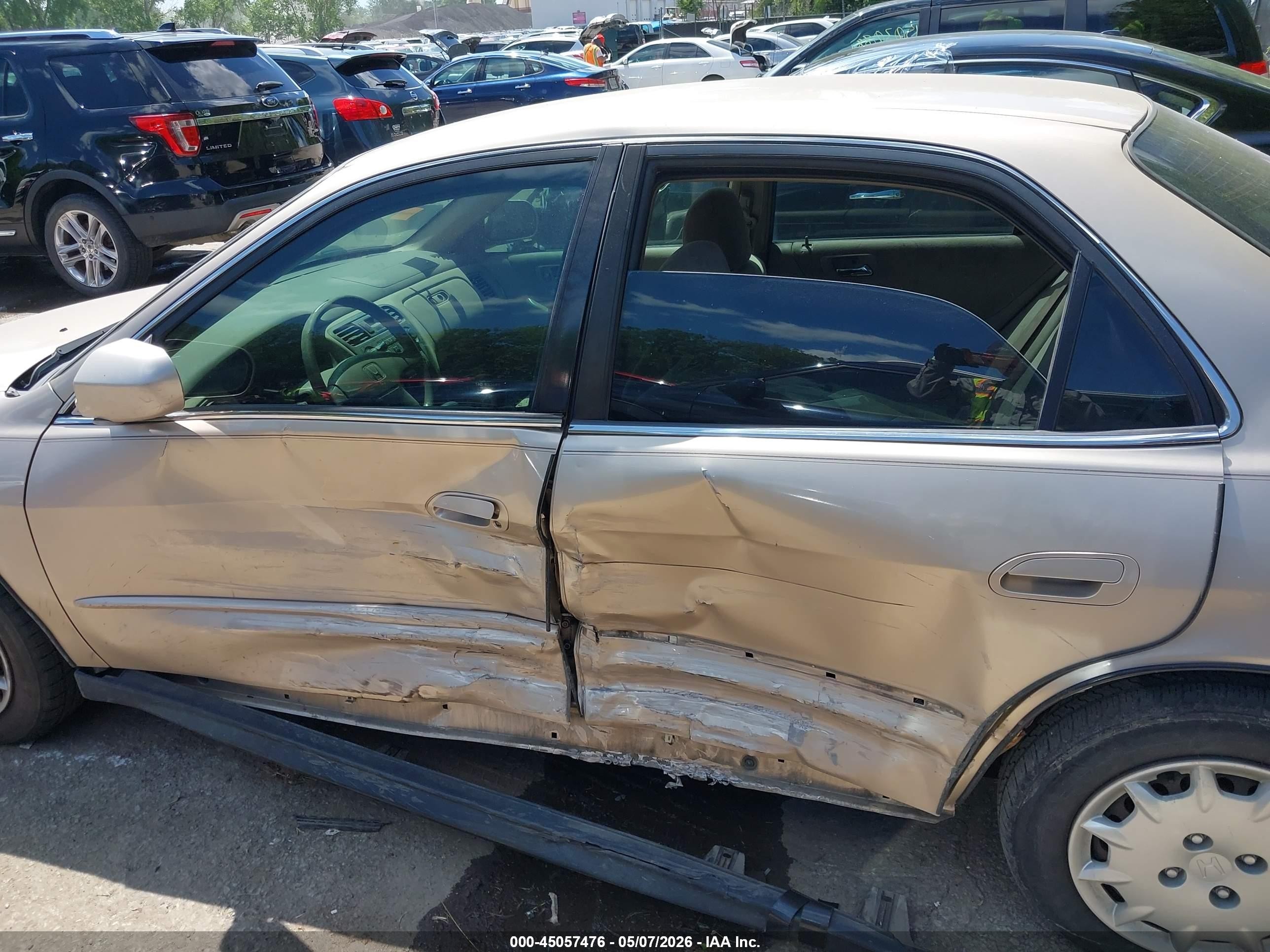2002 Honda Accord 2.3 Lx Золотой vin: 1HGCG66592A006442