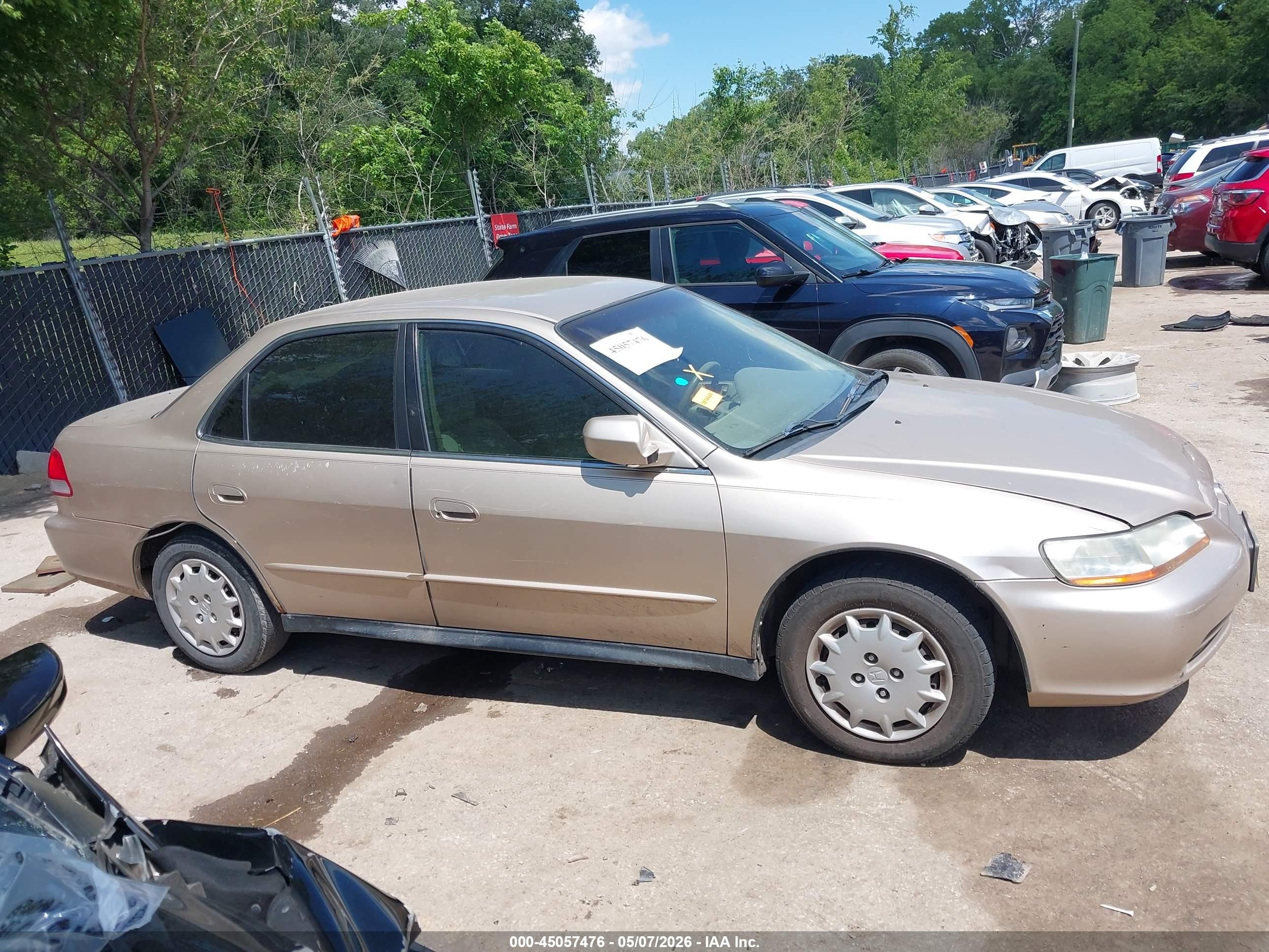 2002 Honda Accord 2.3 Lx Золотой vin: 1HGCG66592A006442