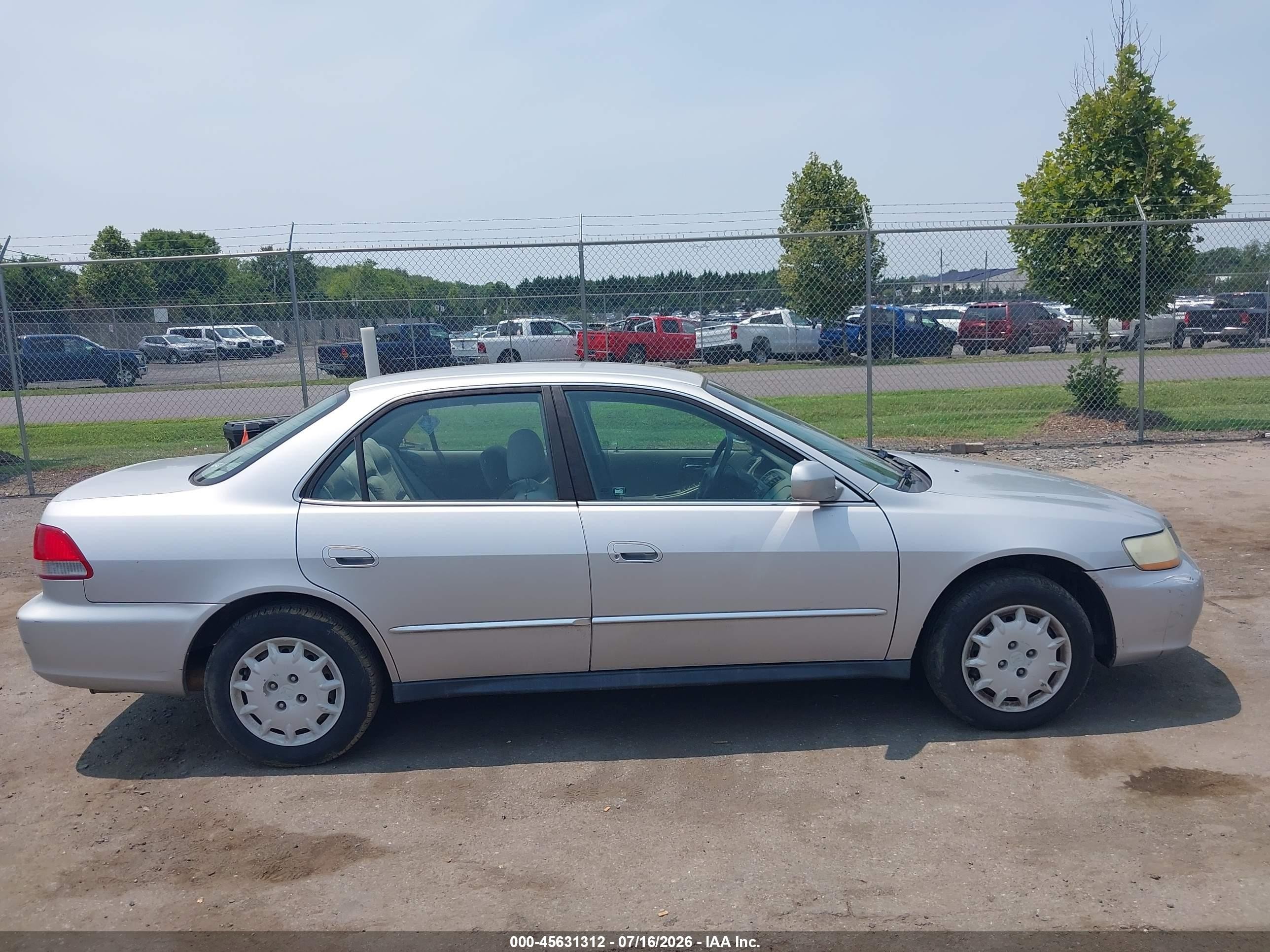 2002 Honda Accord 2.3 Lx Silver vin: 1HGCG66592A050439