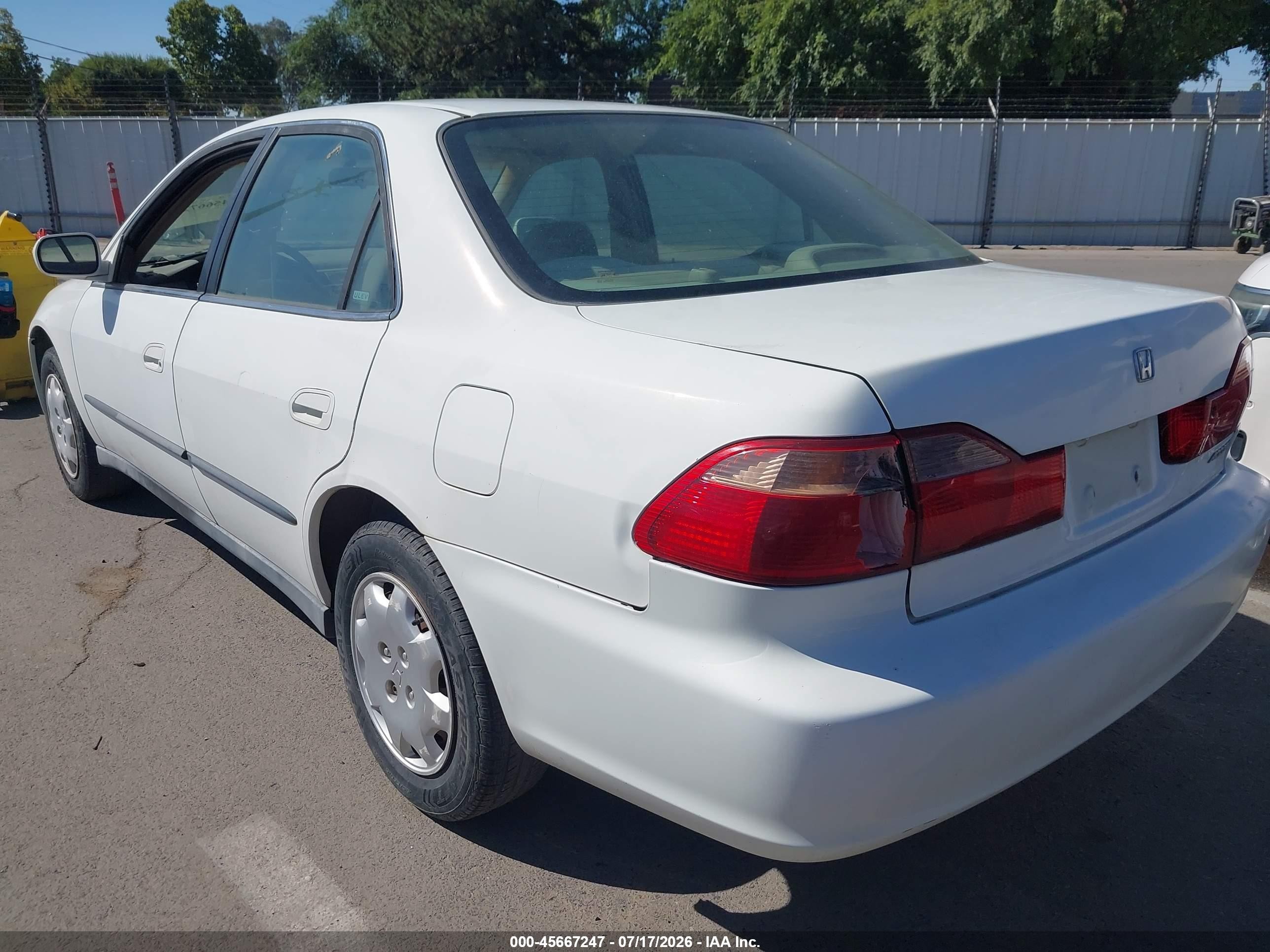 2000 Honda Accord 2.3 Lx Белый vin: 1HGCG6659YA012606