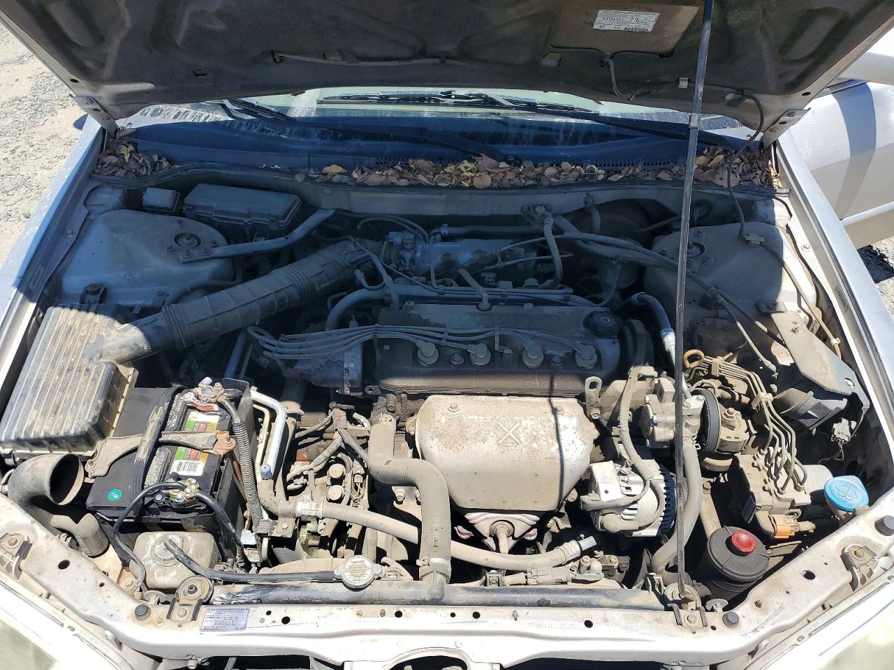 1998 Honda Accord Ex Silver vin: 1HGCG6676WA105873