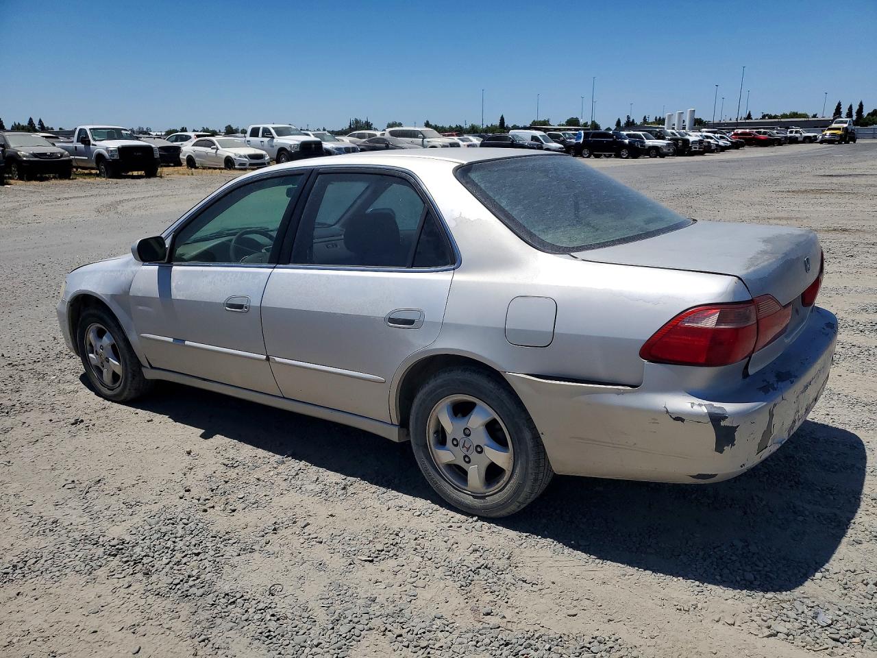 1998 Honda Accord Ex Silver vin: 1HGCG6676WA105873