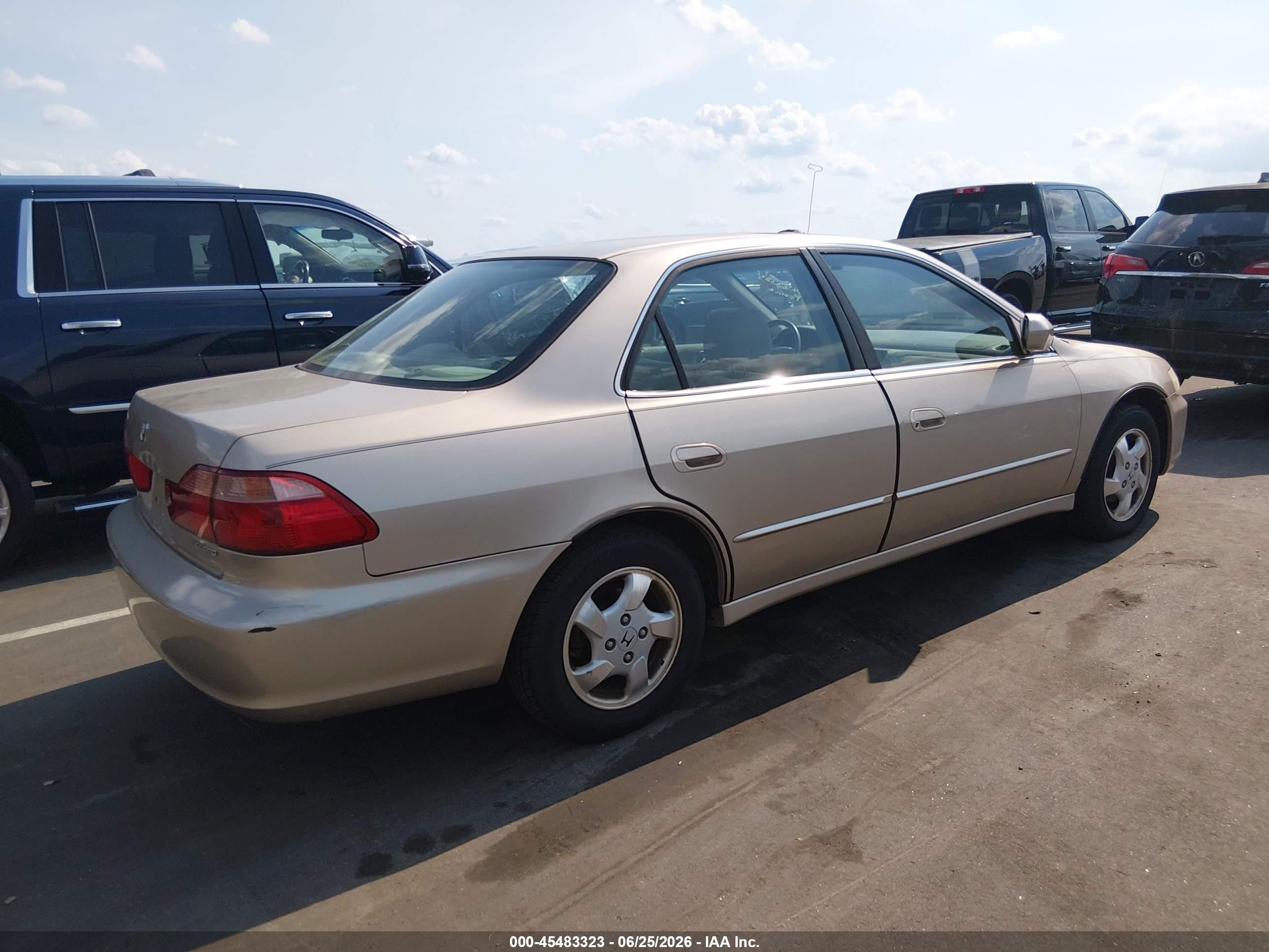 2000 Honda Accord 2.3 Ex Gold vin: 1HGCG6677YA094868