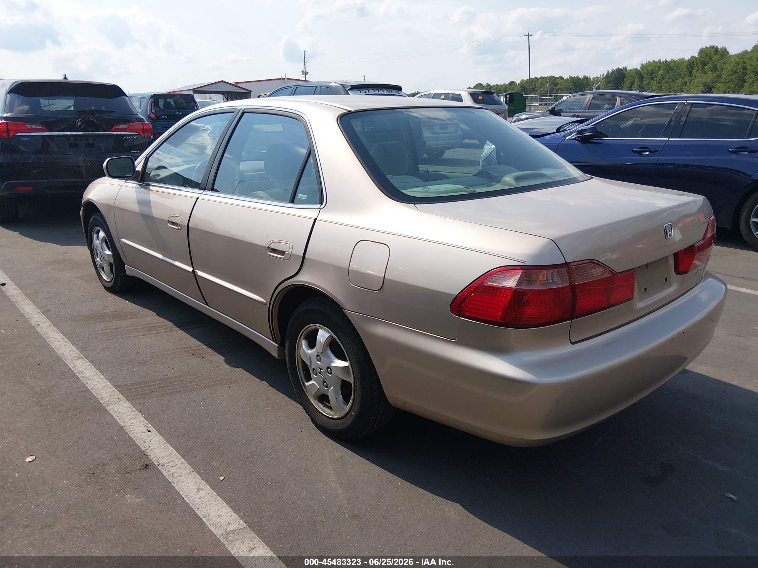 2000 Honda Accord 2.3 Ex Gold vin: 1HGCG6677YA094868
