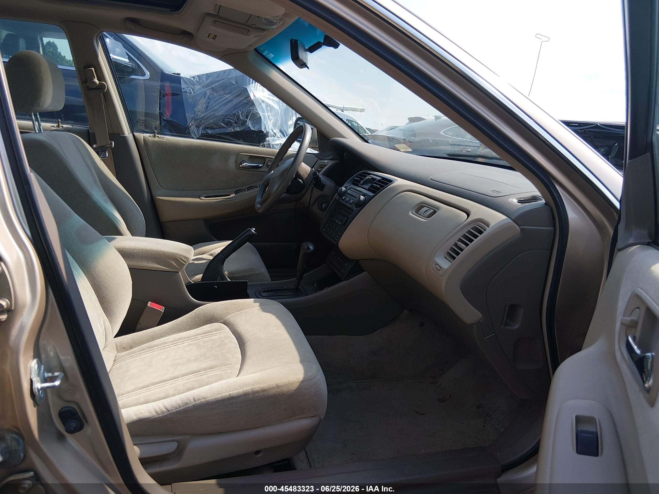2000 Honda Accord 2.3 Ex Gold vin: 1HGCG6677YA094868
