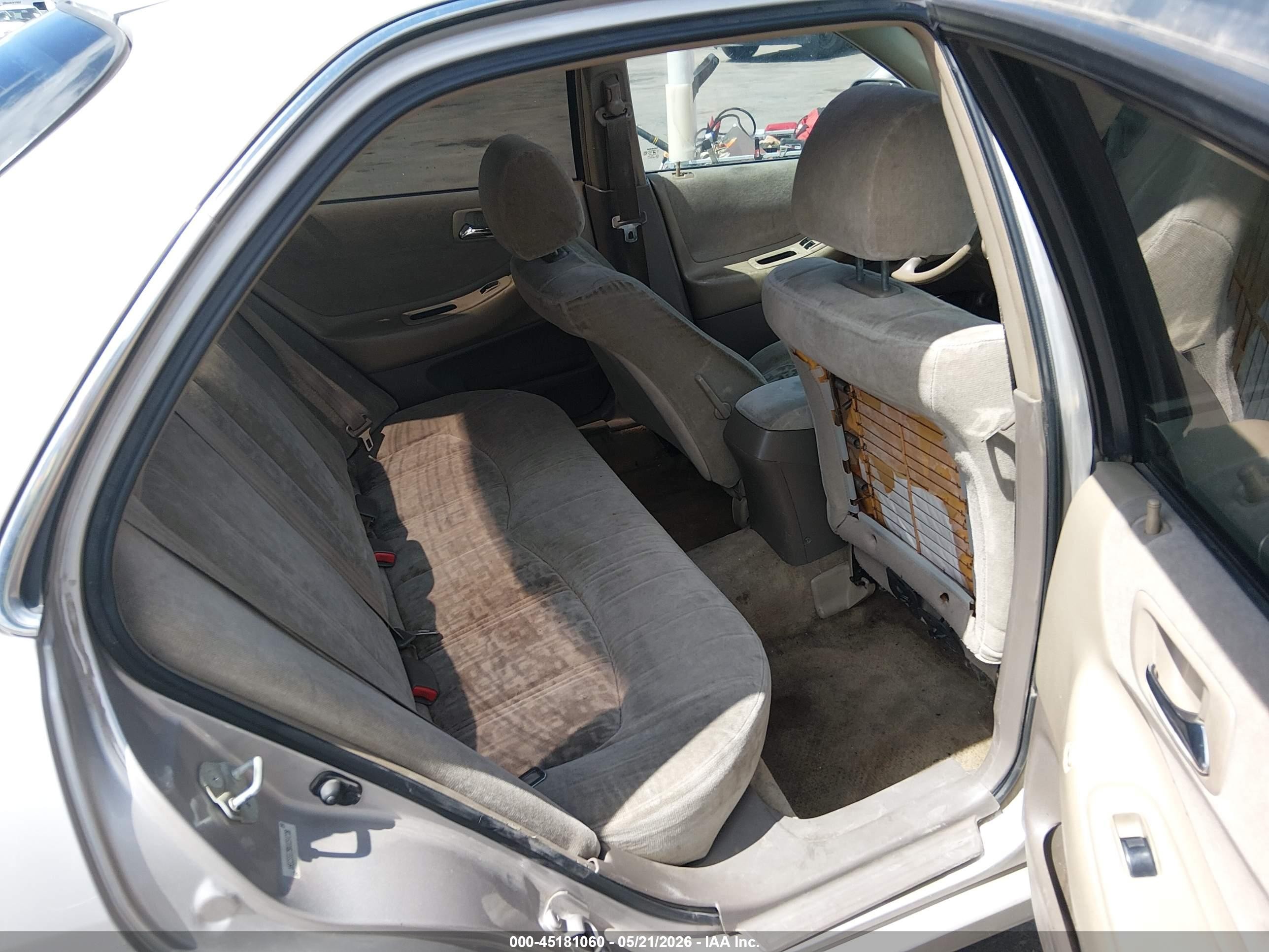 1999 Honda Accord Ex Gold vin: 1HGCG6679XA094708
