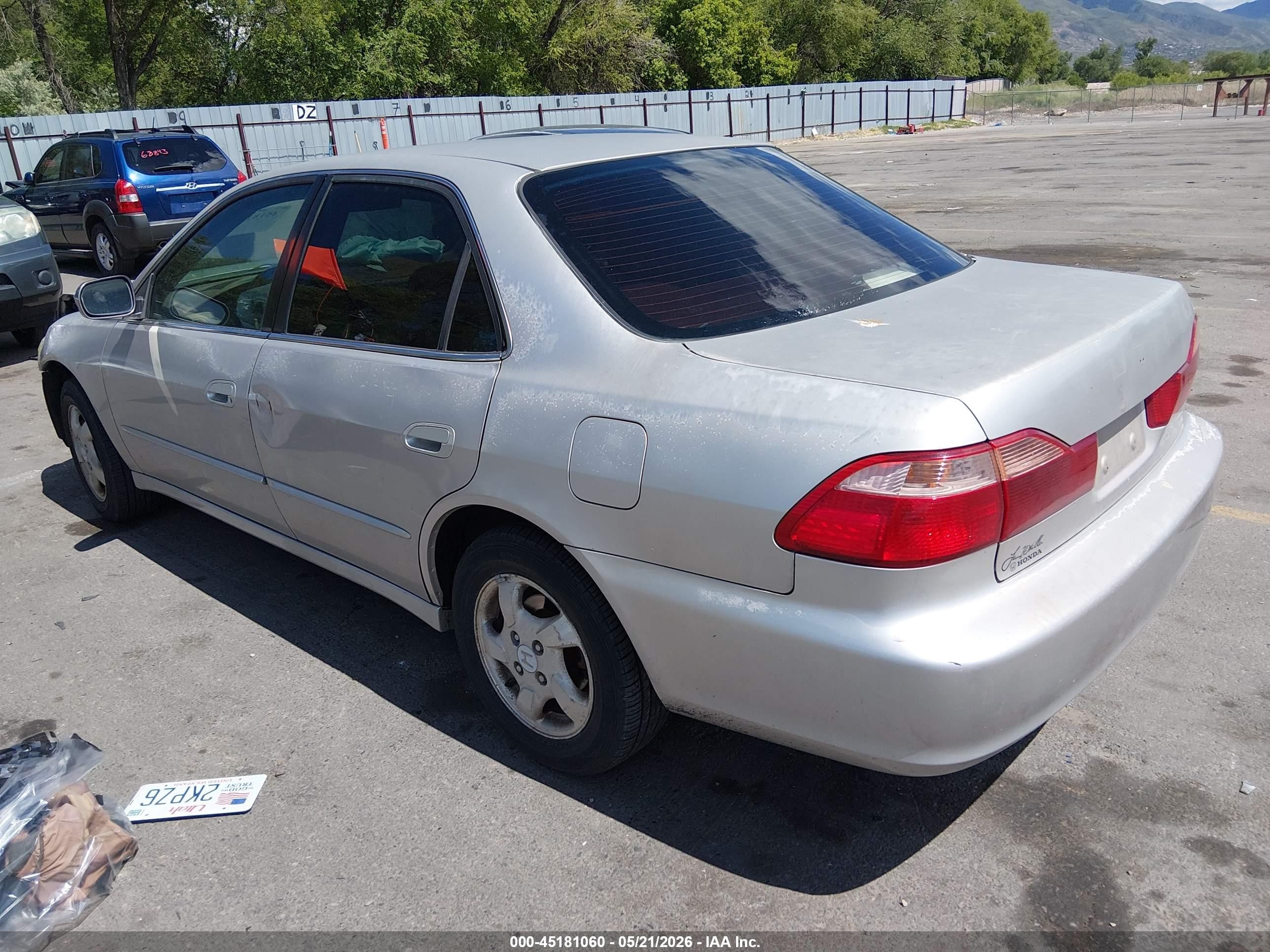 1999 Honda Accord Ex Gold vin: 1HGCG6679XA094708