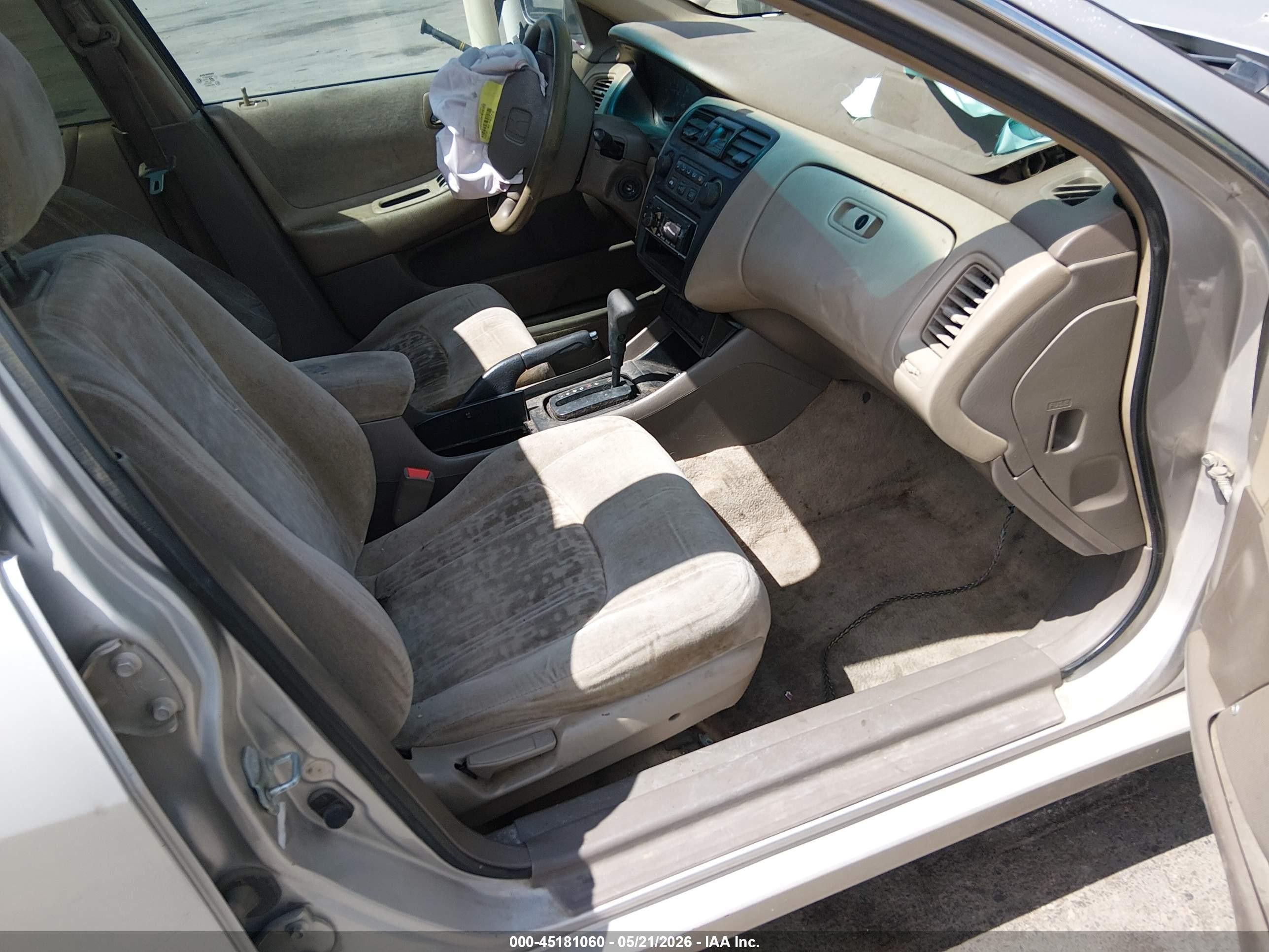 1999 Honda Accord Ex Gold vin: 1HGCG6679XA094708