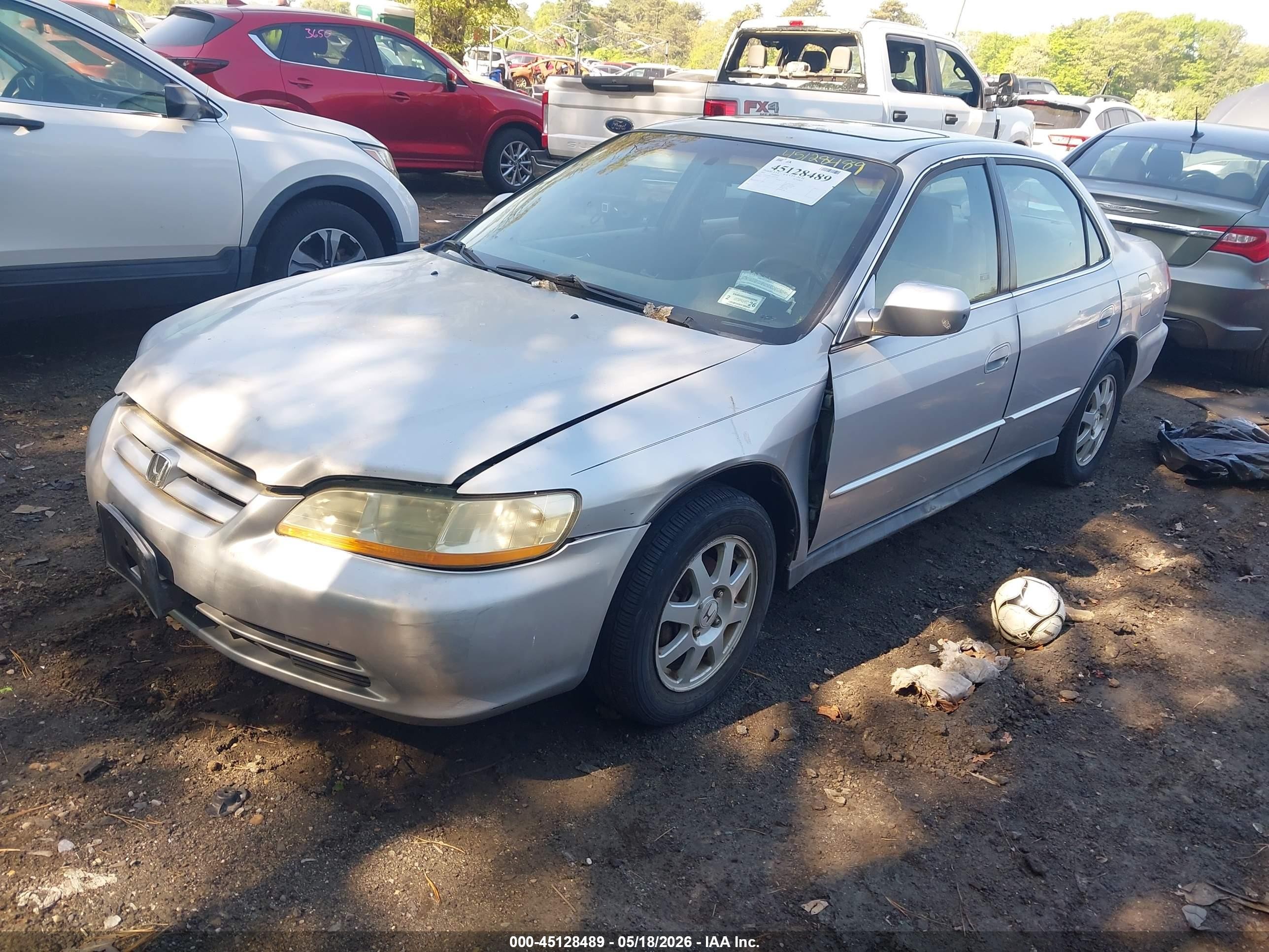2002 Honda Accord 2.3 Ex/2.3 Se Silver vin: 1HGCG66822A075256