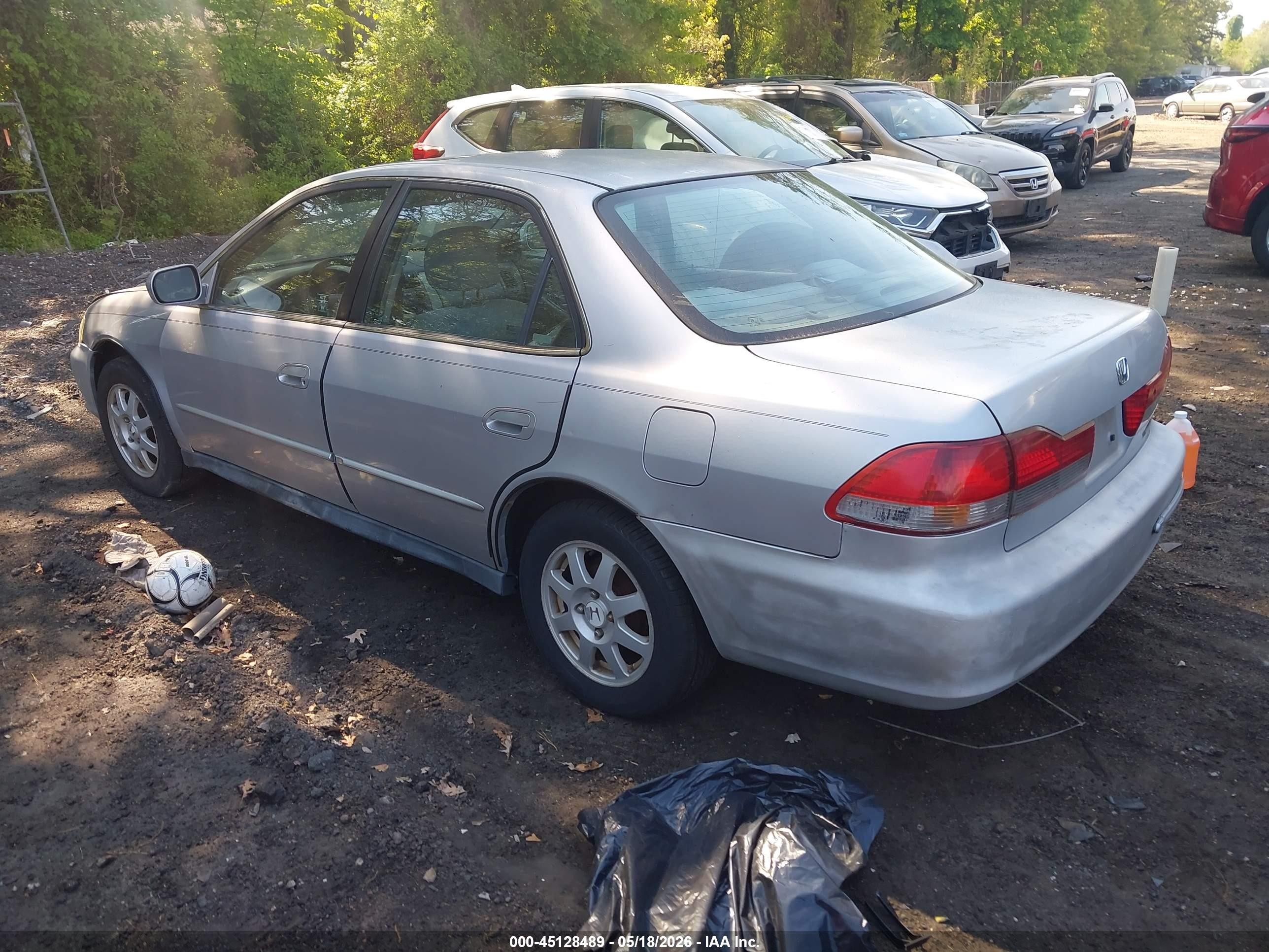 2002 Honda Accord 2.3 Ex/2.3 Se Silver vin: 1HGCG66822A075256