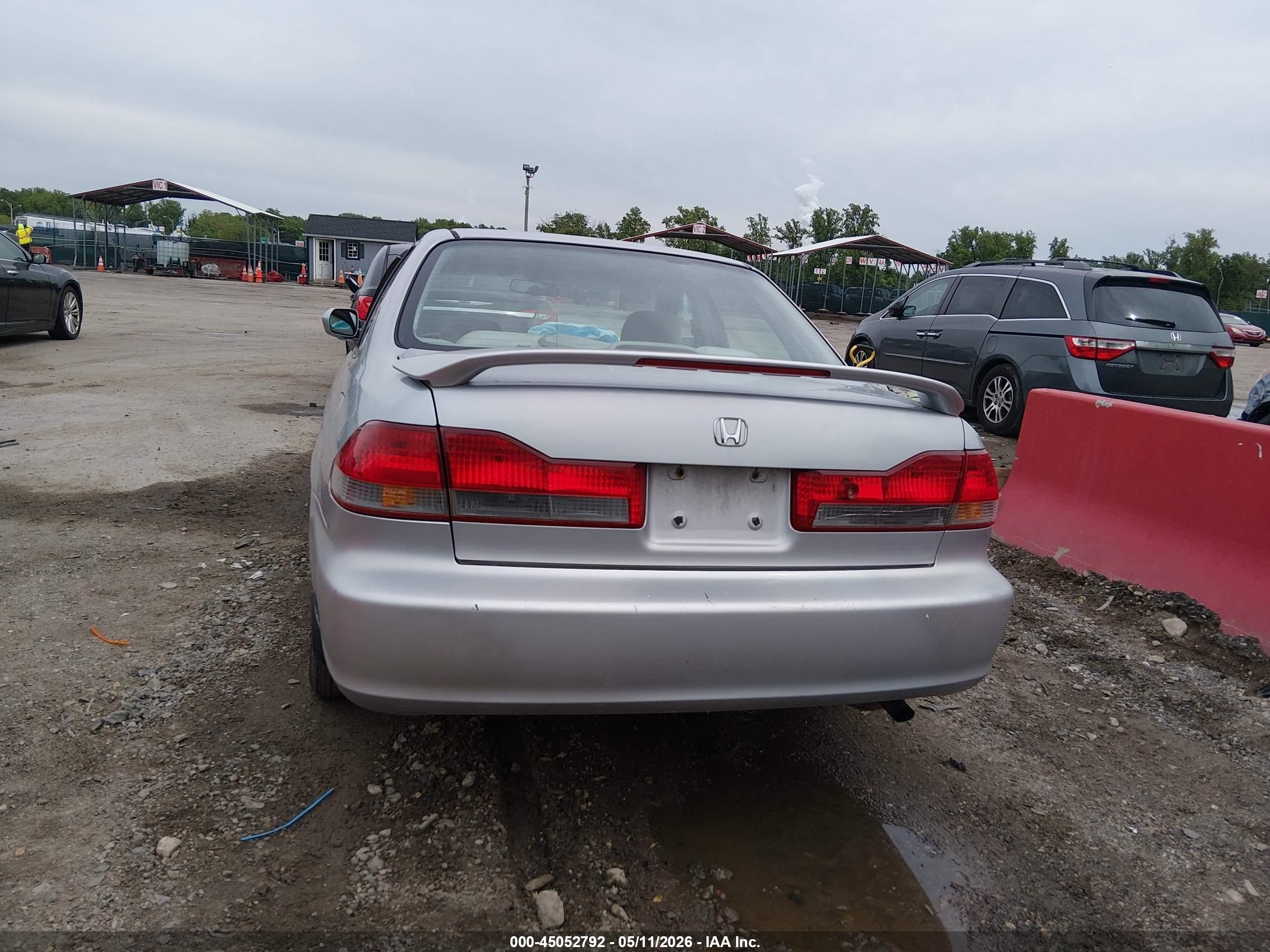 2002 Honda Accord 2.3 Ex/2.3 Se Silver vin: 1HGCG66832A001151