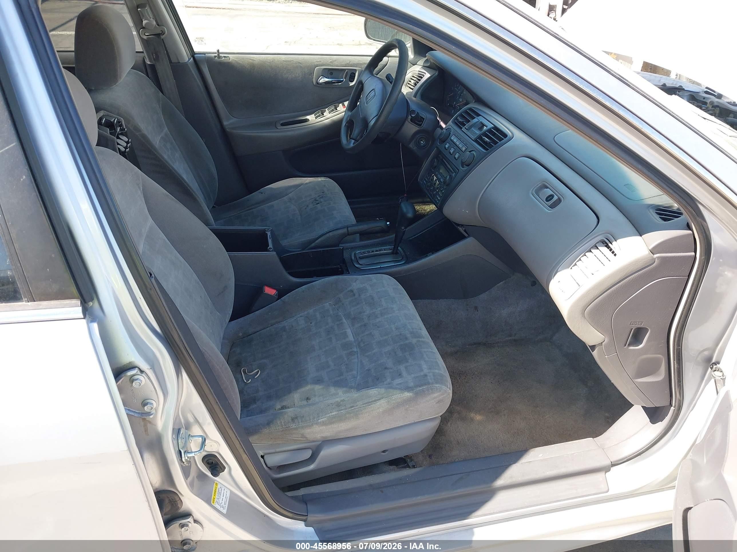 2002 Honda Accord 2.3 Ex/2.3 Se Silver vin: 1HGCG66852A017478