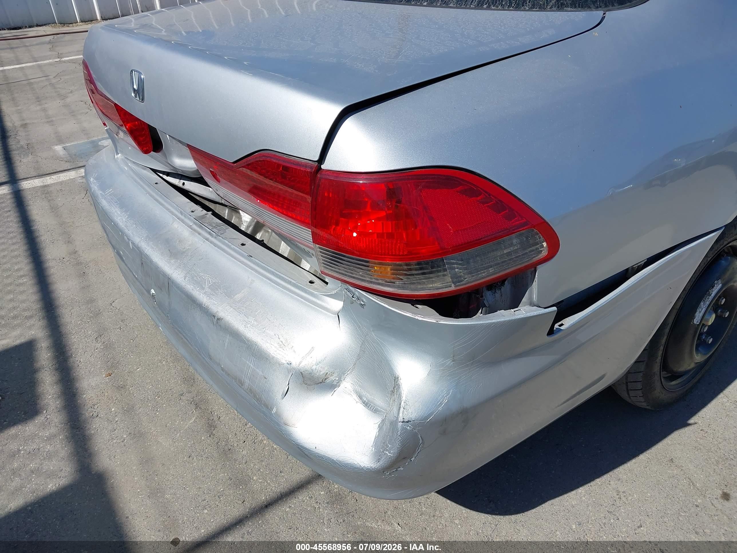 2002 Honda Accord 2.3 Ex/2.3 Se Silver vin: 1HGCG66852A017478