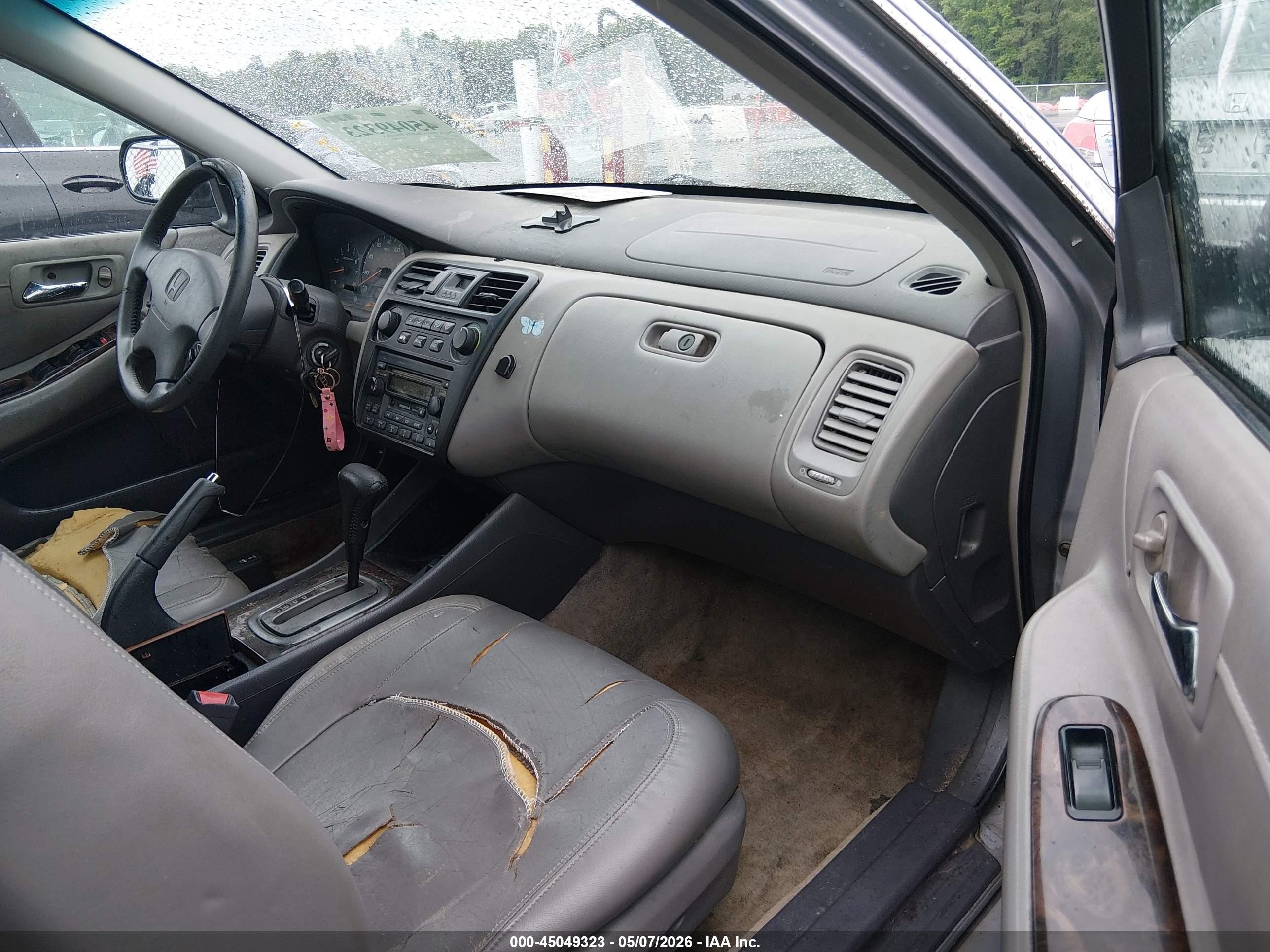 2002 Honda Accord 2.3 Ex/2.3 Se Silver vin: 1HGCG66852A067300