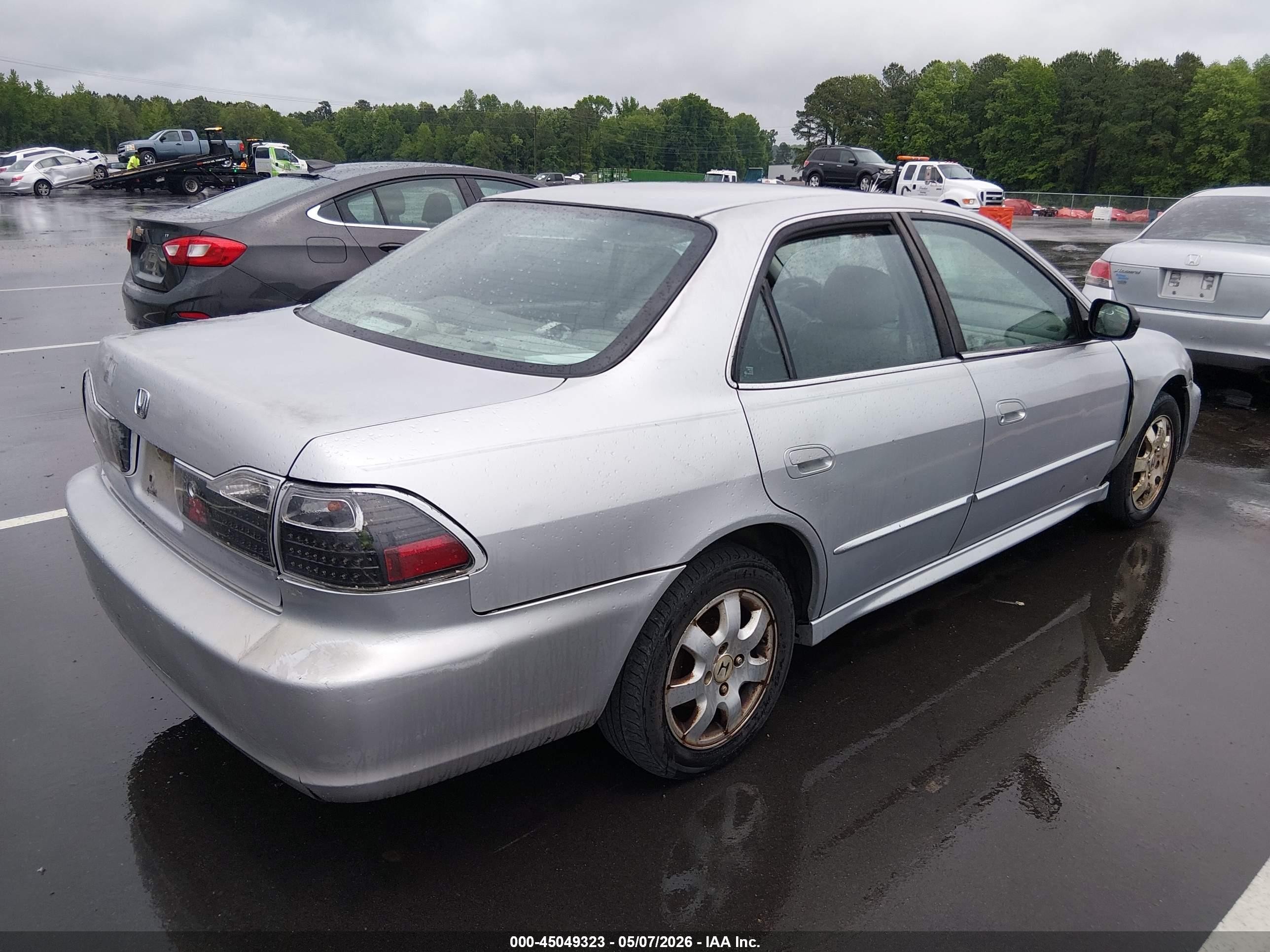 2002 Honda Accord 2.3 Ex/2.3 Se Silver vin: 1HGCG66852A067300
