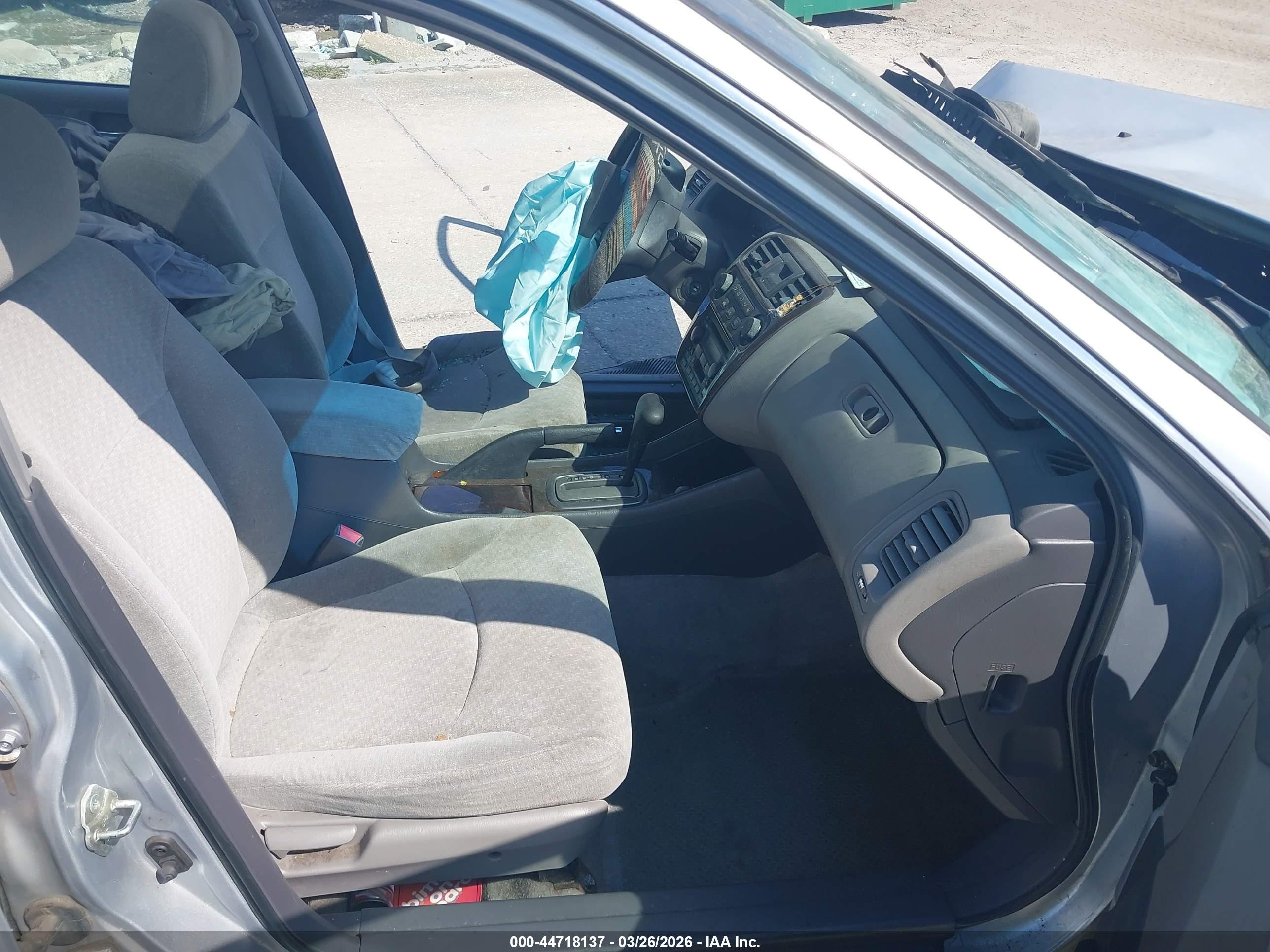2002 Honda Accord 2.3 Ex/2.3 Se Silver vin: 1HGCG66862A082386