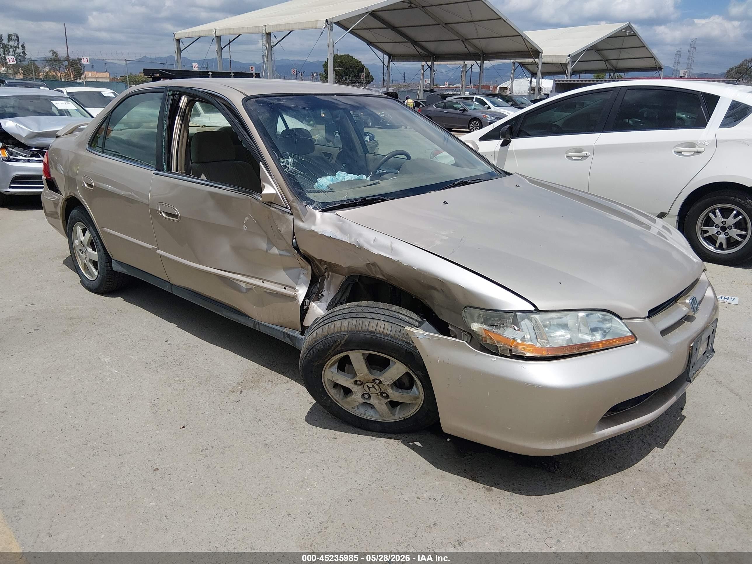 2000 Honda Accord 2.3 Se Золотой vin: 1HGCG6690YA094762
