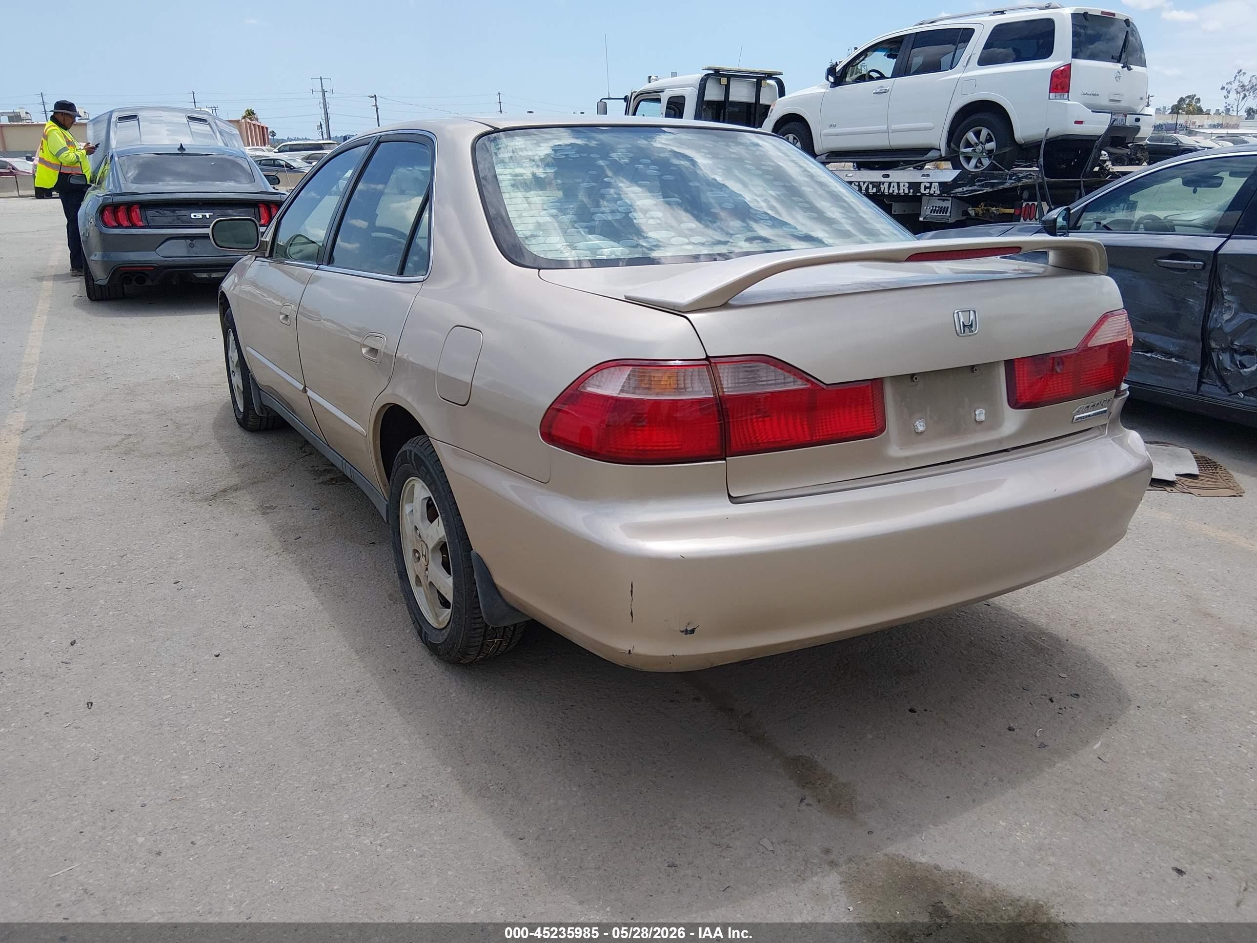 2000 Honda Accord 2.3 Se Золотой vin: 1HGCG6690YA094762