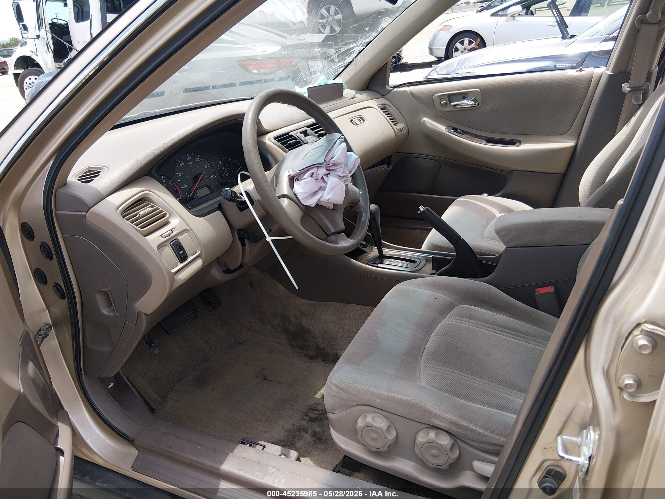 2000 Honda Accord 2.3 Se Золотой vin: 1HGCG6690YA094762