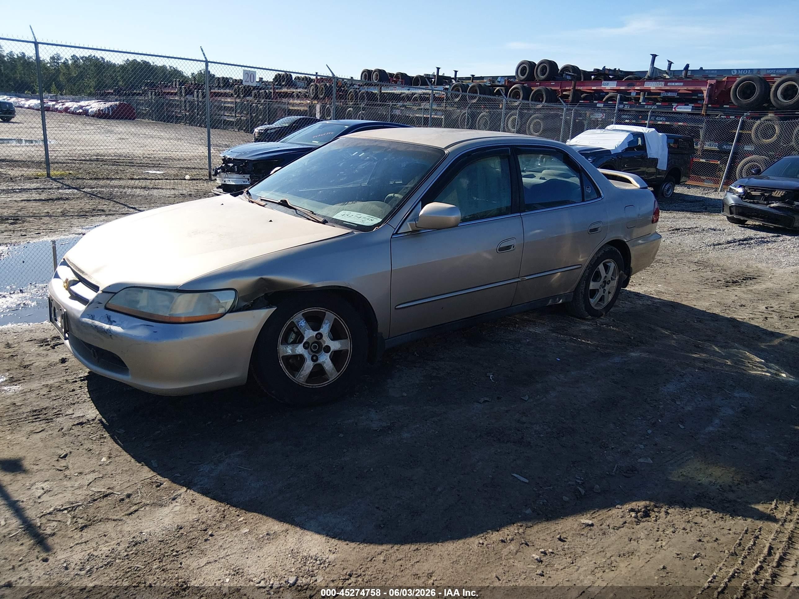 2000 Honda Accord 2.3 Se Beige vin: 1HGCG669XYA071036