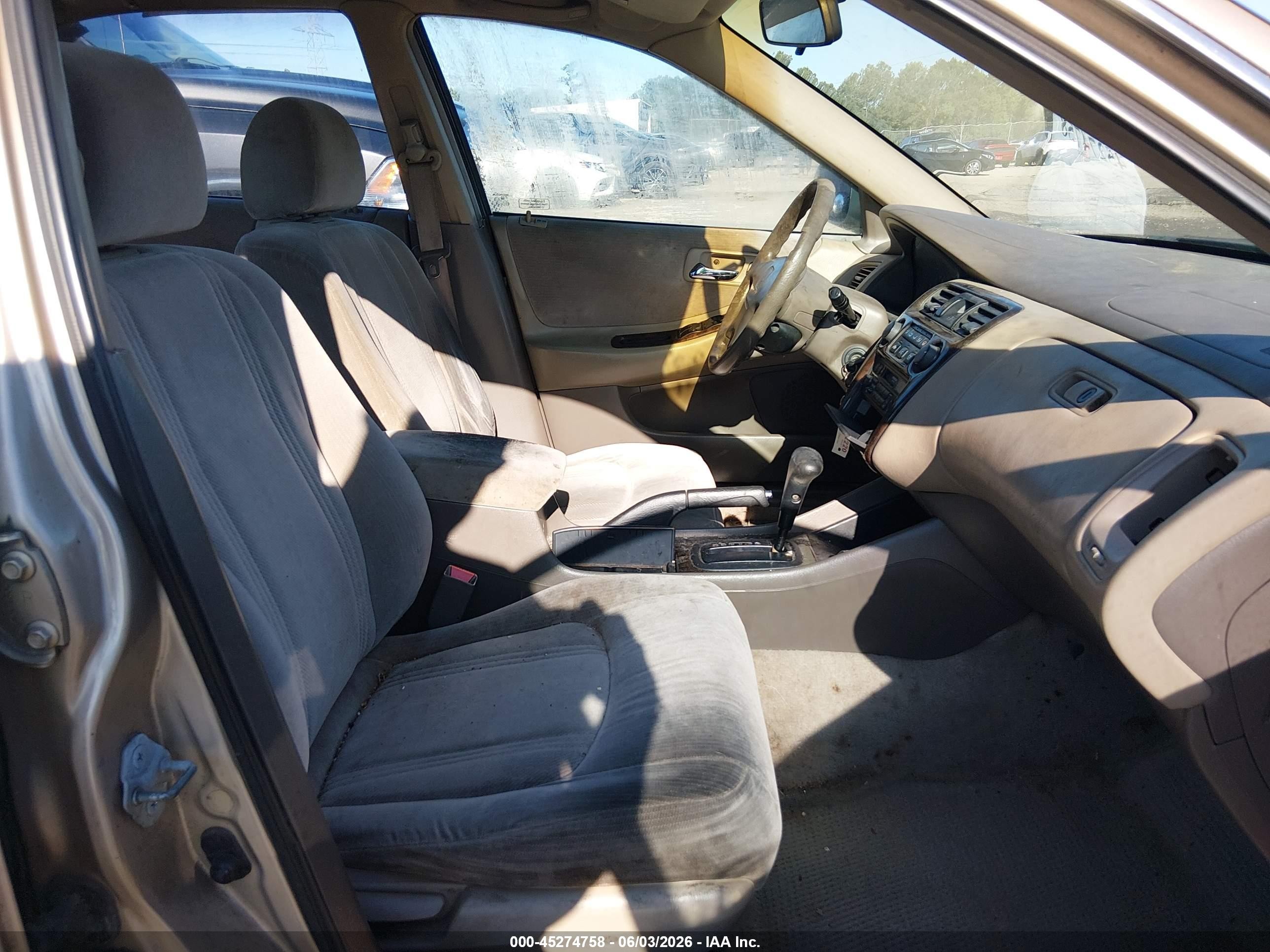 2000 Honda Accord 2.3 Se Beige vin: 1HGCG669XYA071036
