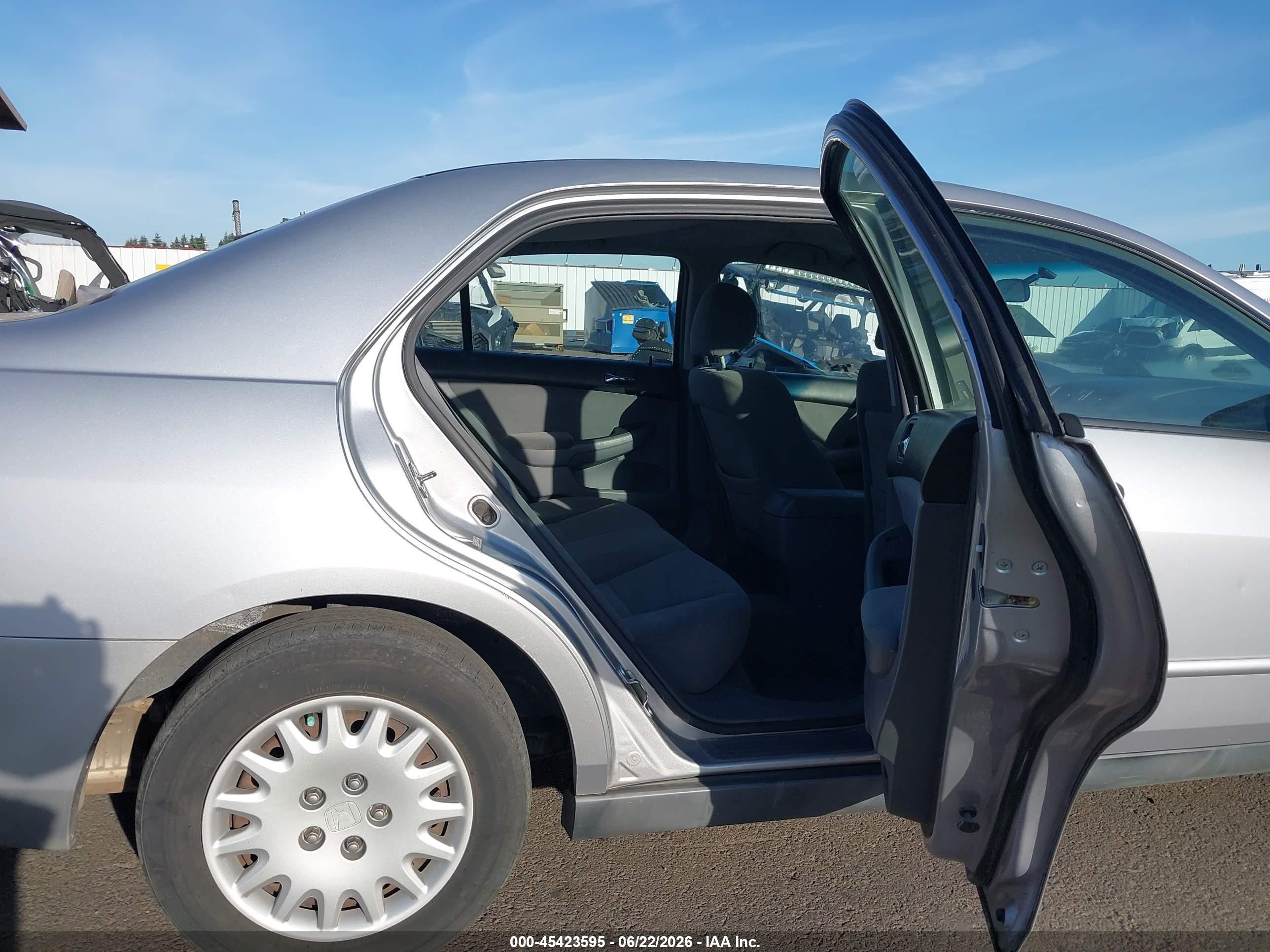 2007 Honda Accord 2.4 Vp Silver vin: 1HGCM55157A035848