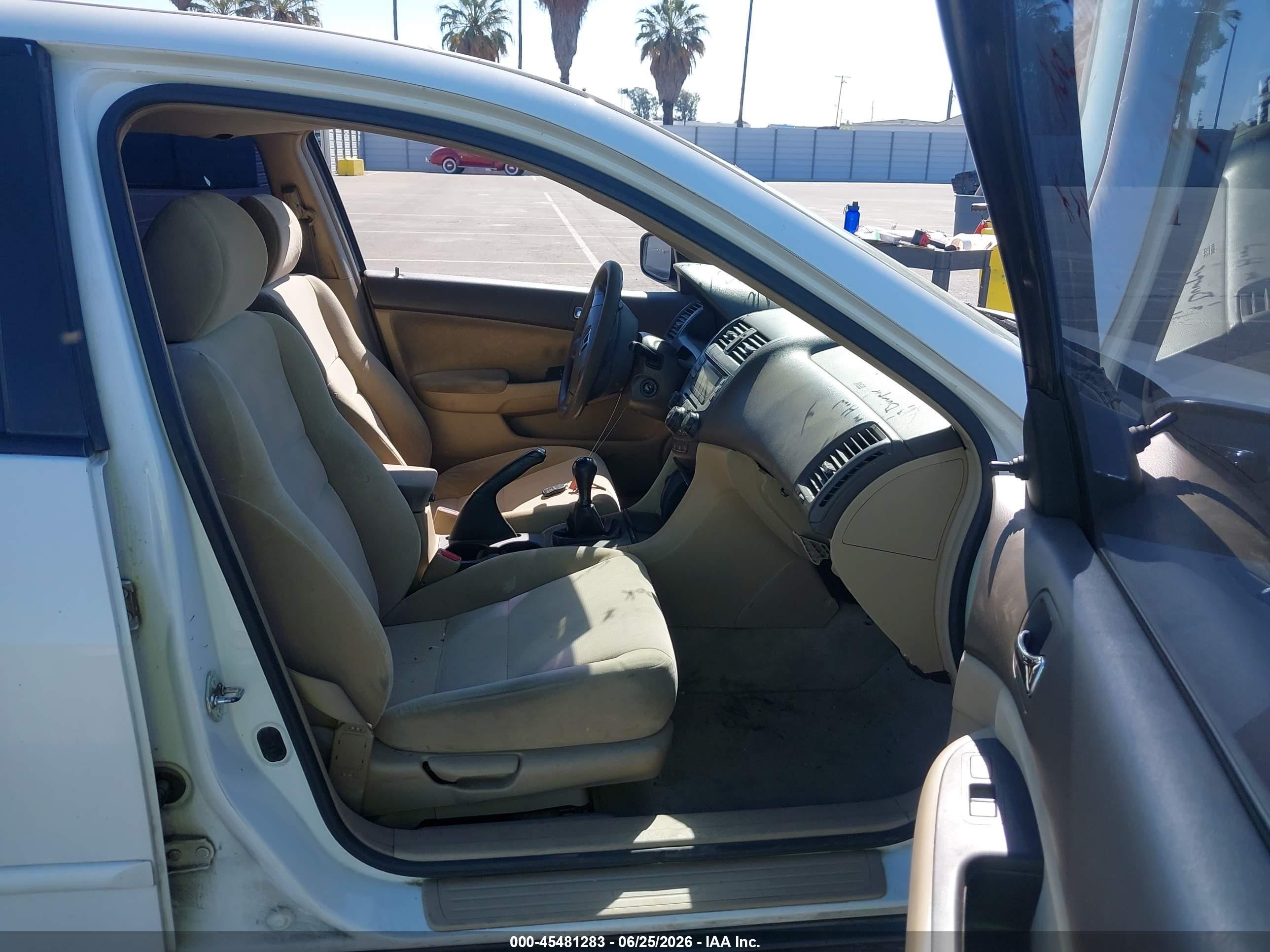 2004 Honda Accord 2.4 Dx Белый vin: 1HGCM55194A048548