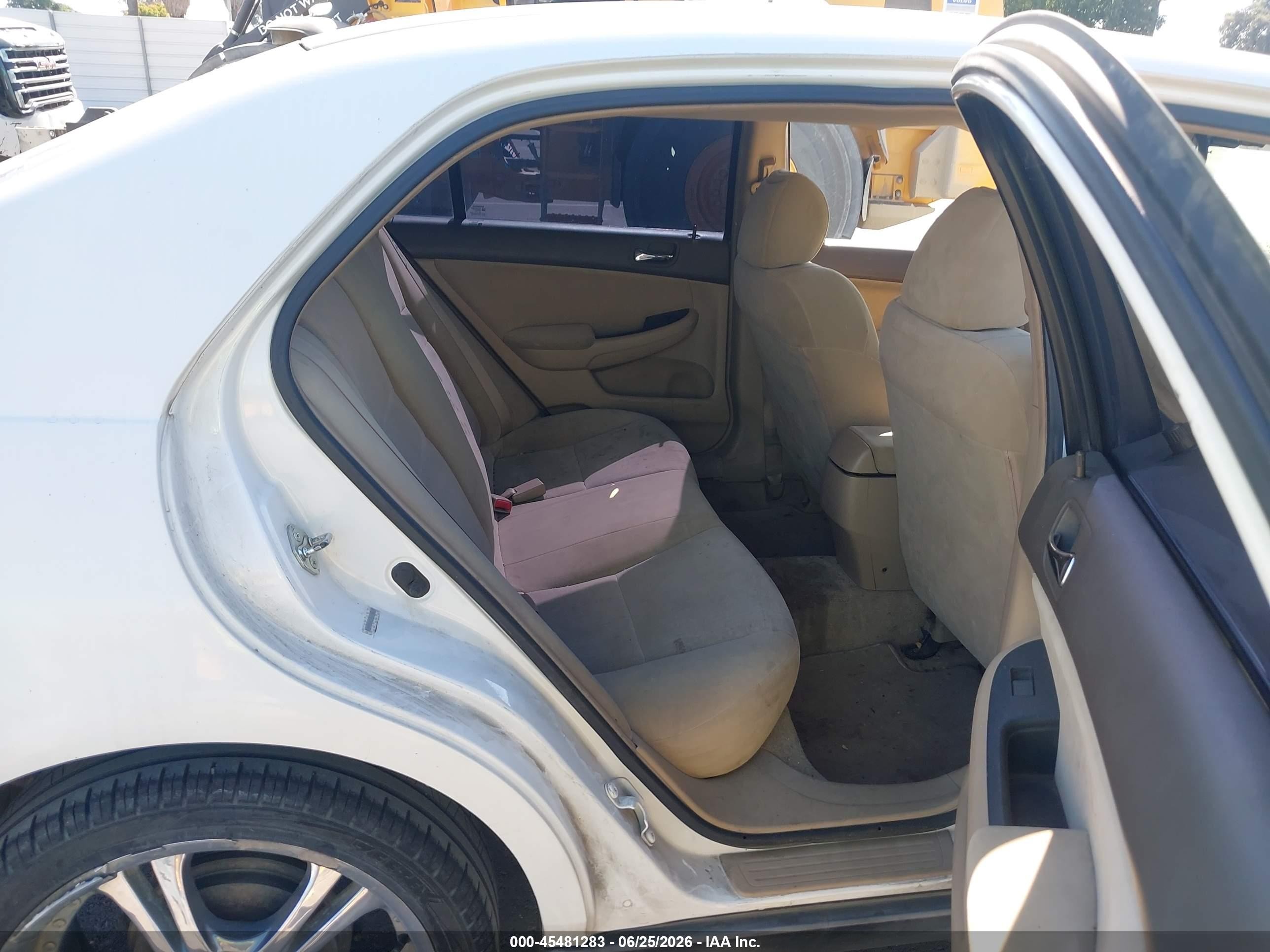 2004 Honda Accord 2.4 Dx Белый vin: 1HGCM55194A048548