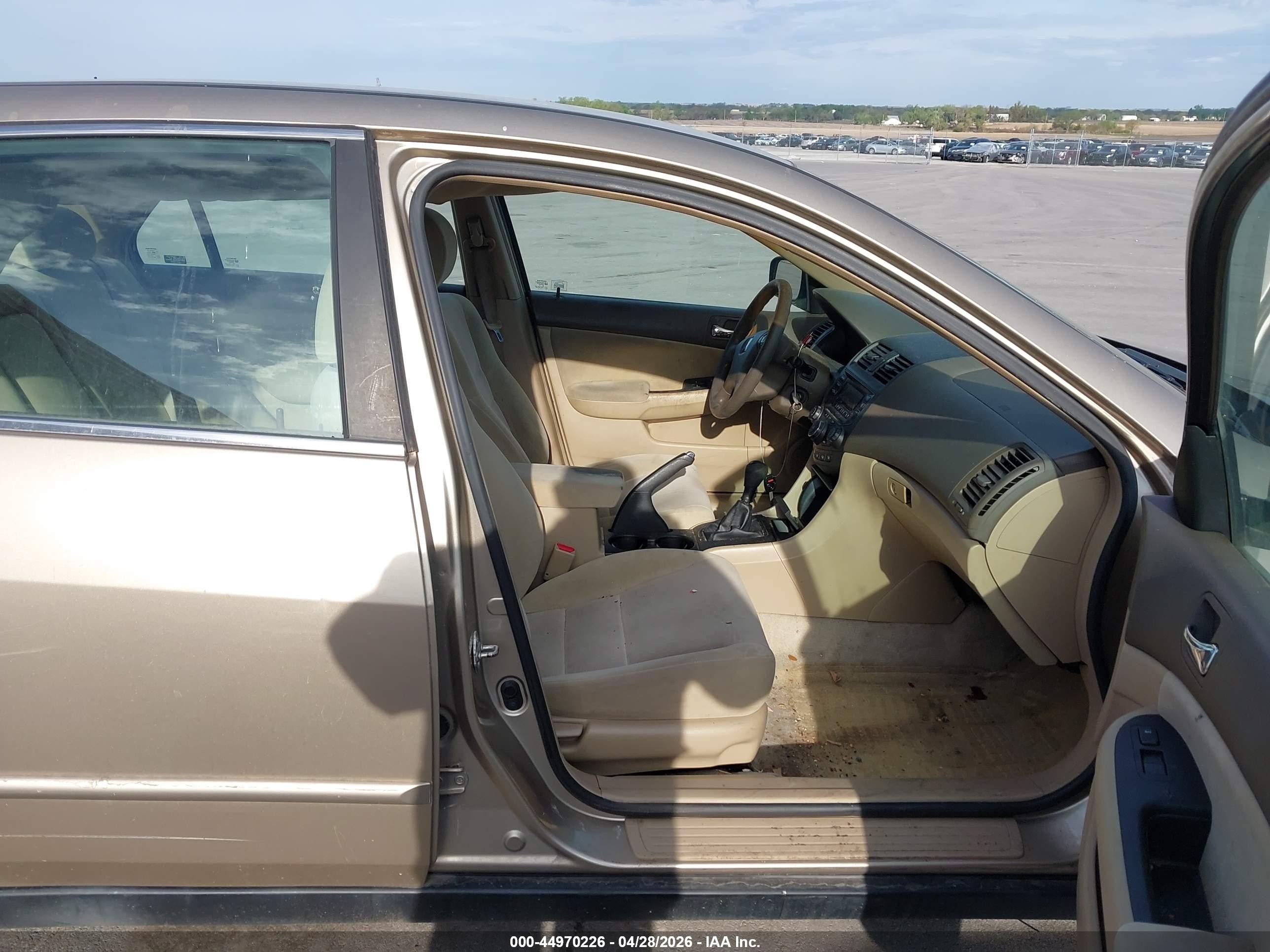 2003 Honda Accord 2.4 Lx Коричневый vin: 1HGCM55373A136773