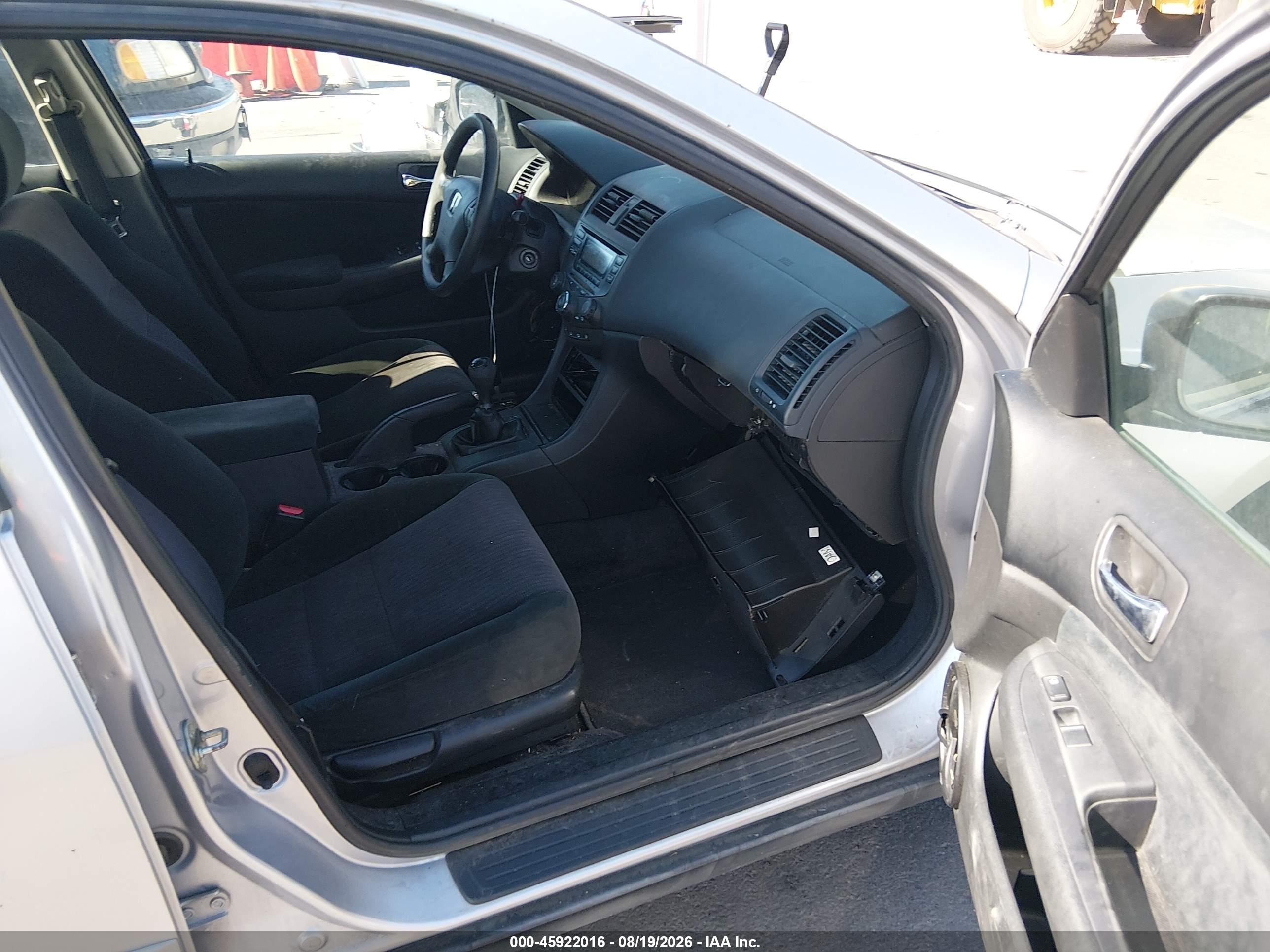 2004 Honda Accord 2.4 Lx Серебряный vin: 1HGCM55374A013492