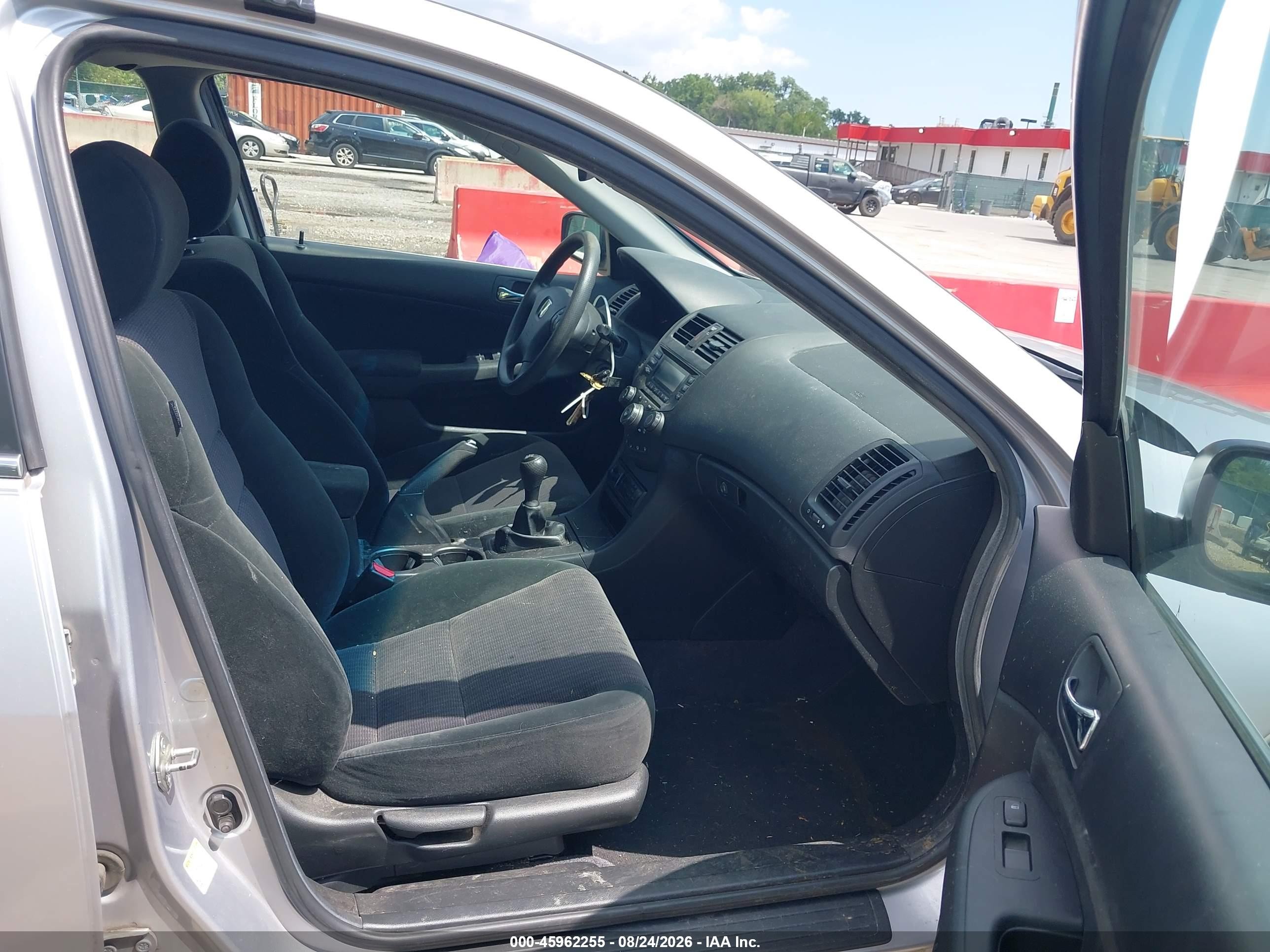 2005 Honda Accord 2.4 Lx Silver vin: 1HGCM55435A000331