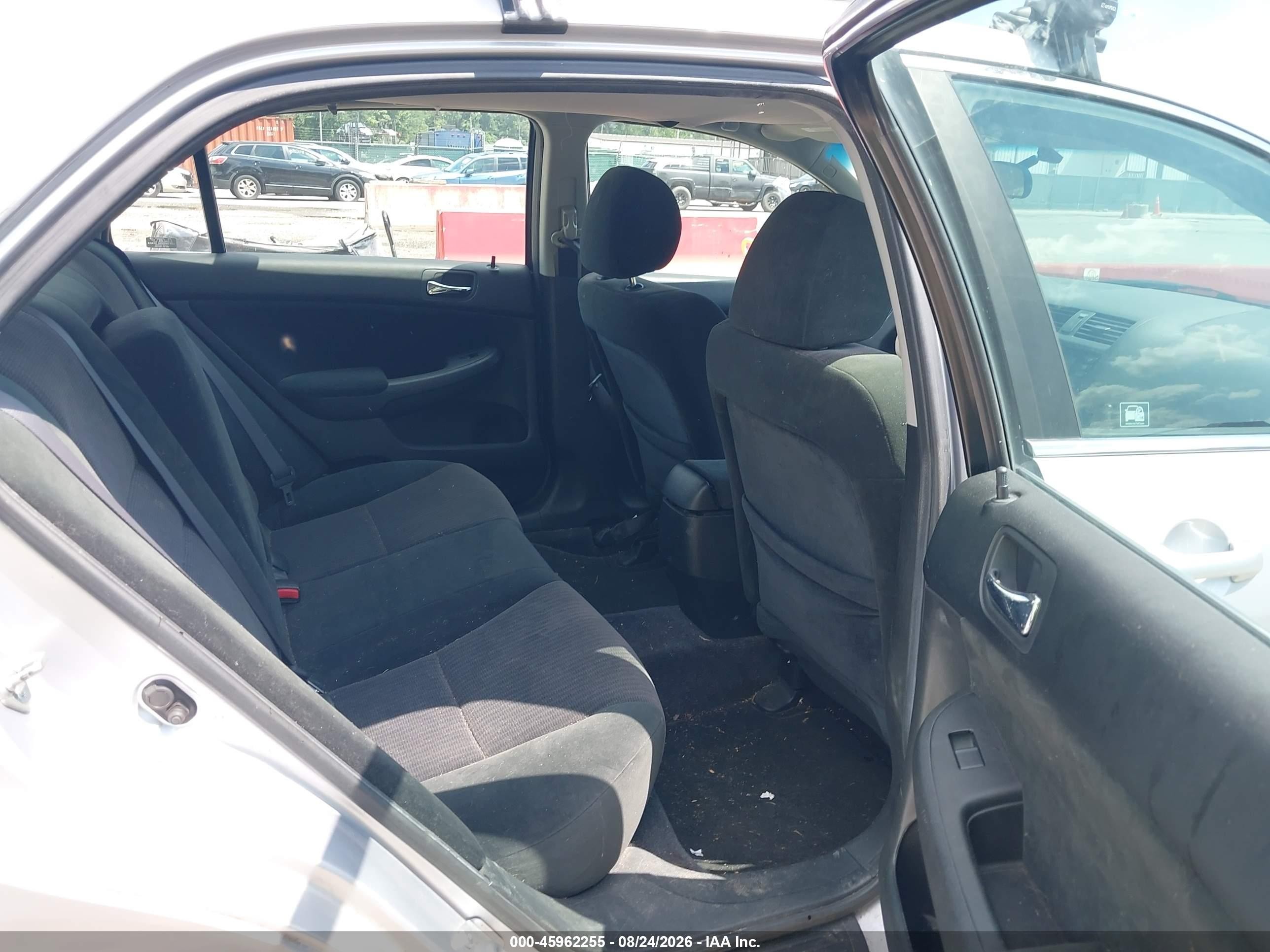 2005 Honda Accord 2.4 Lx Silver vin: 1HGCM55435A000331