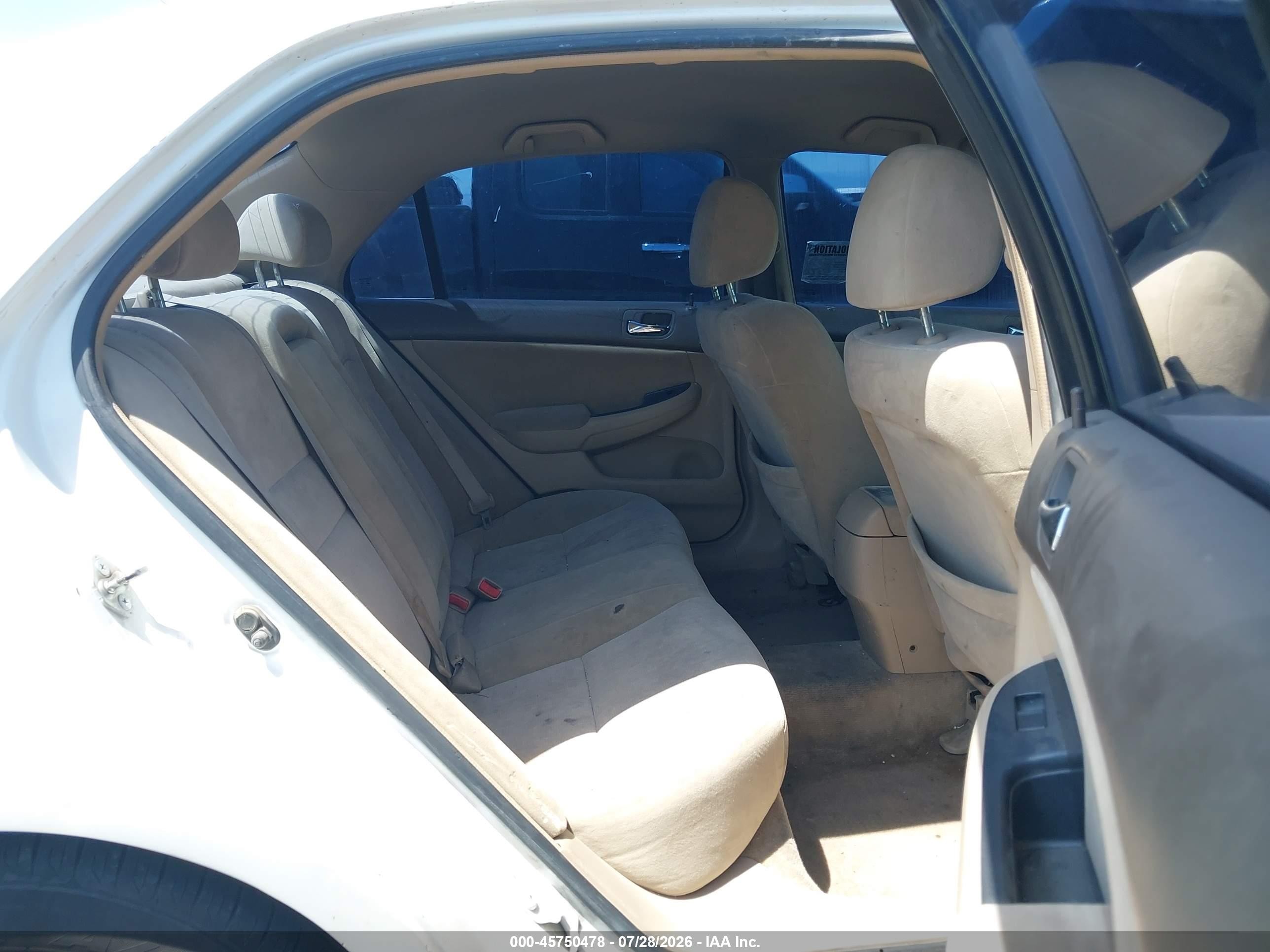 2005 Honda Accord 2.4 Lx White vin: 1HGCM55455A123564