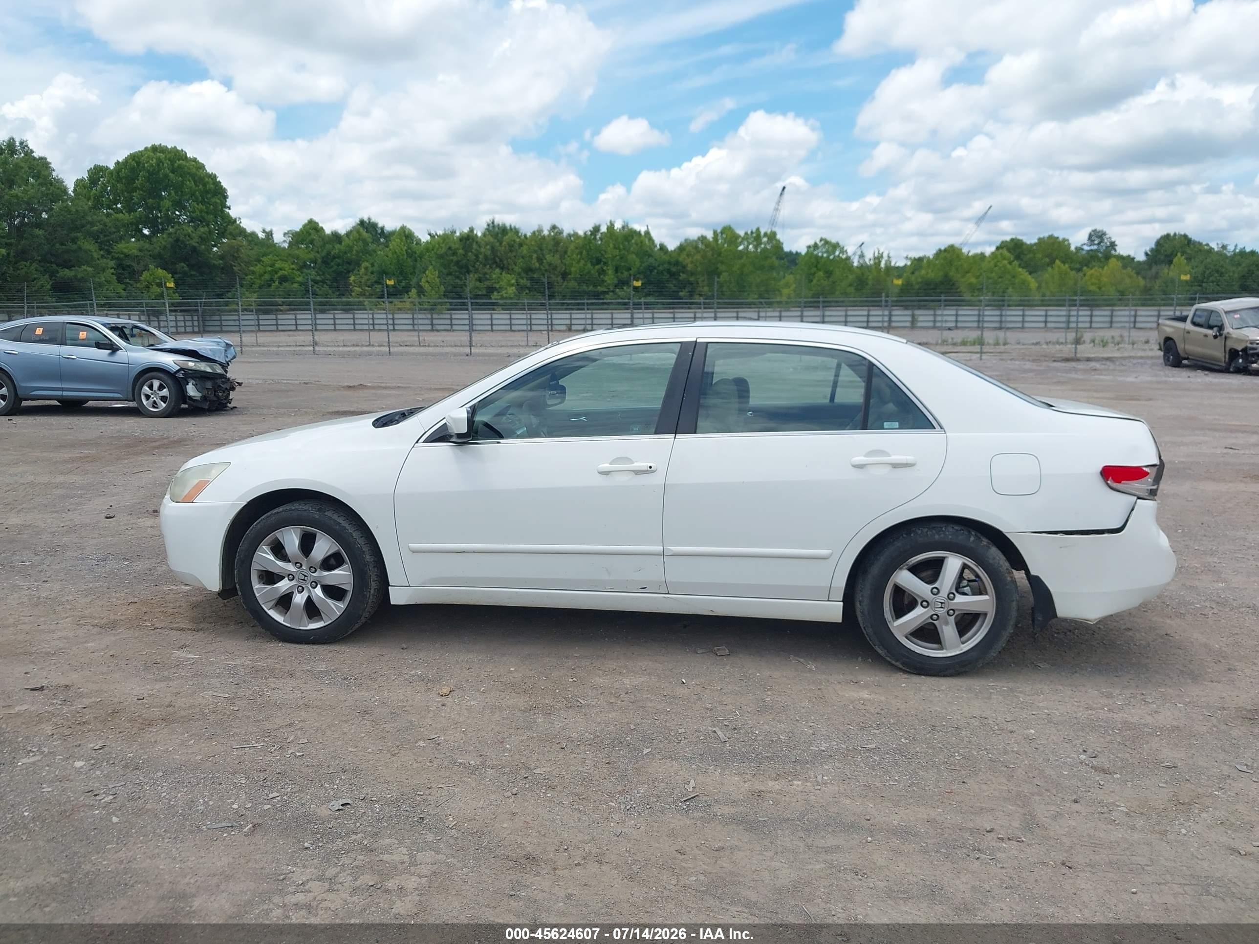2004 Honda Accord 2.4 Ex White vin: 1HGCM55634A166901