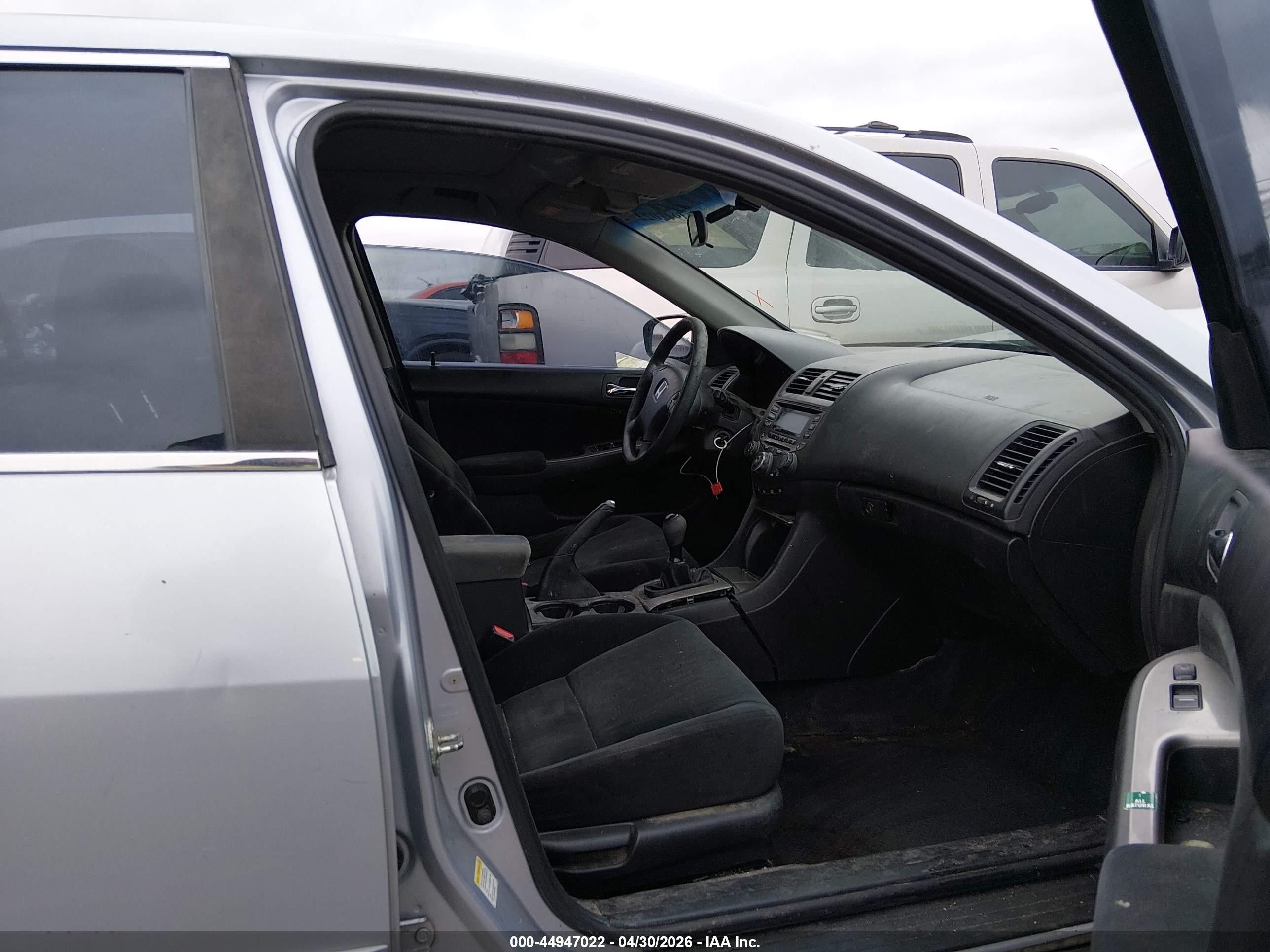 2004 Honda Accord 2.4 Ex Серебряный vin: 1HGCM55684A138124