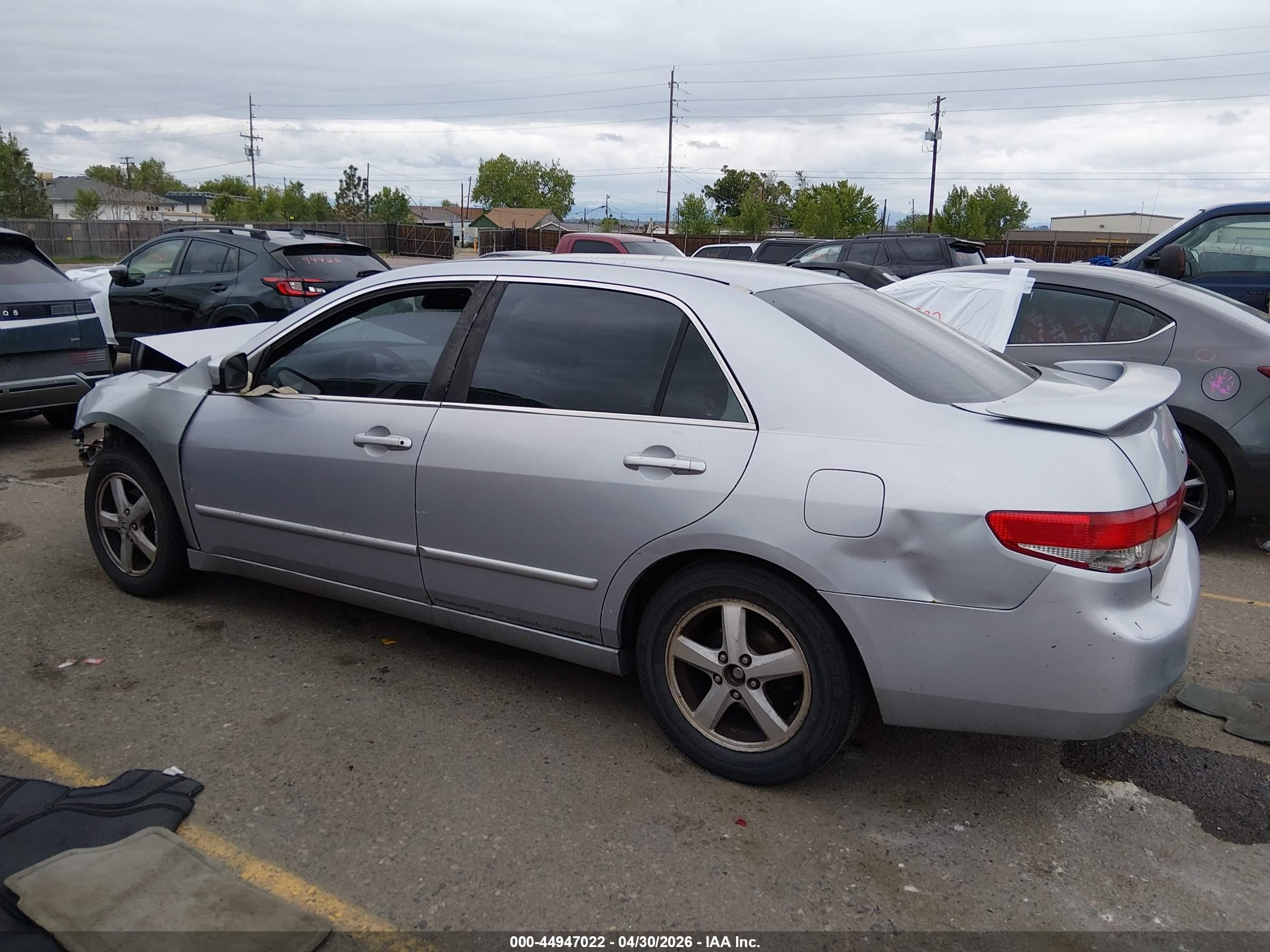2004 Honda Accord 2.4 Ex Серебряный vin: 1HGCM55684A138124