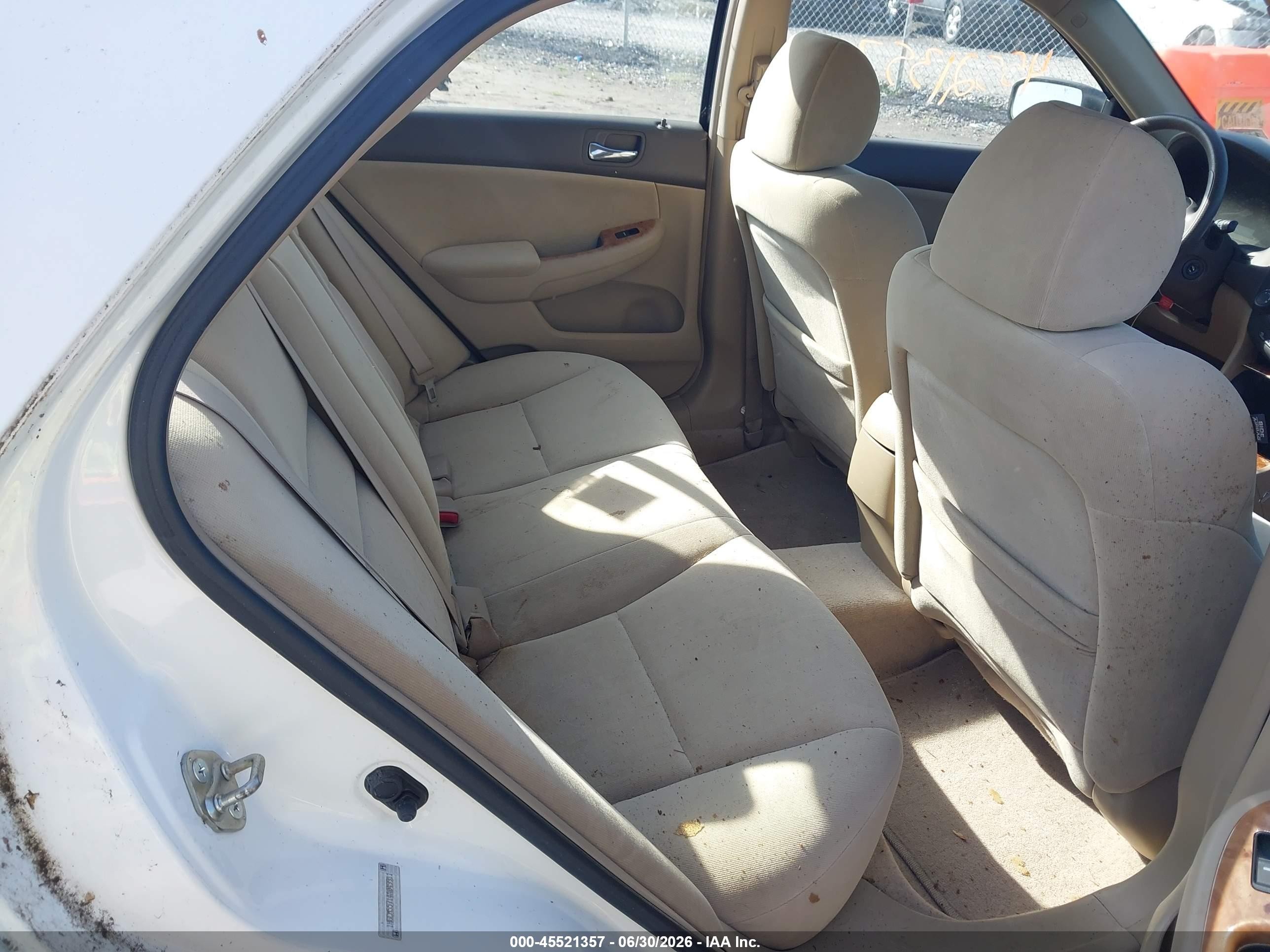 2004 Honda Accord 2.4 Ex White vin: 1HGCM55714A049911