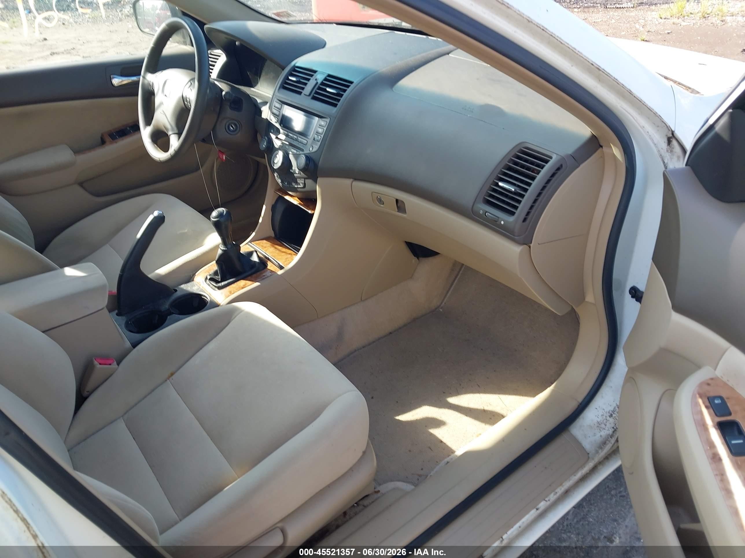 2004 Honda Accord 2.4 Ex White vin: 1HGCM55714A049911