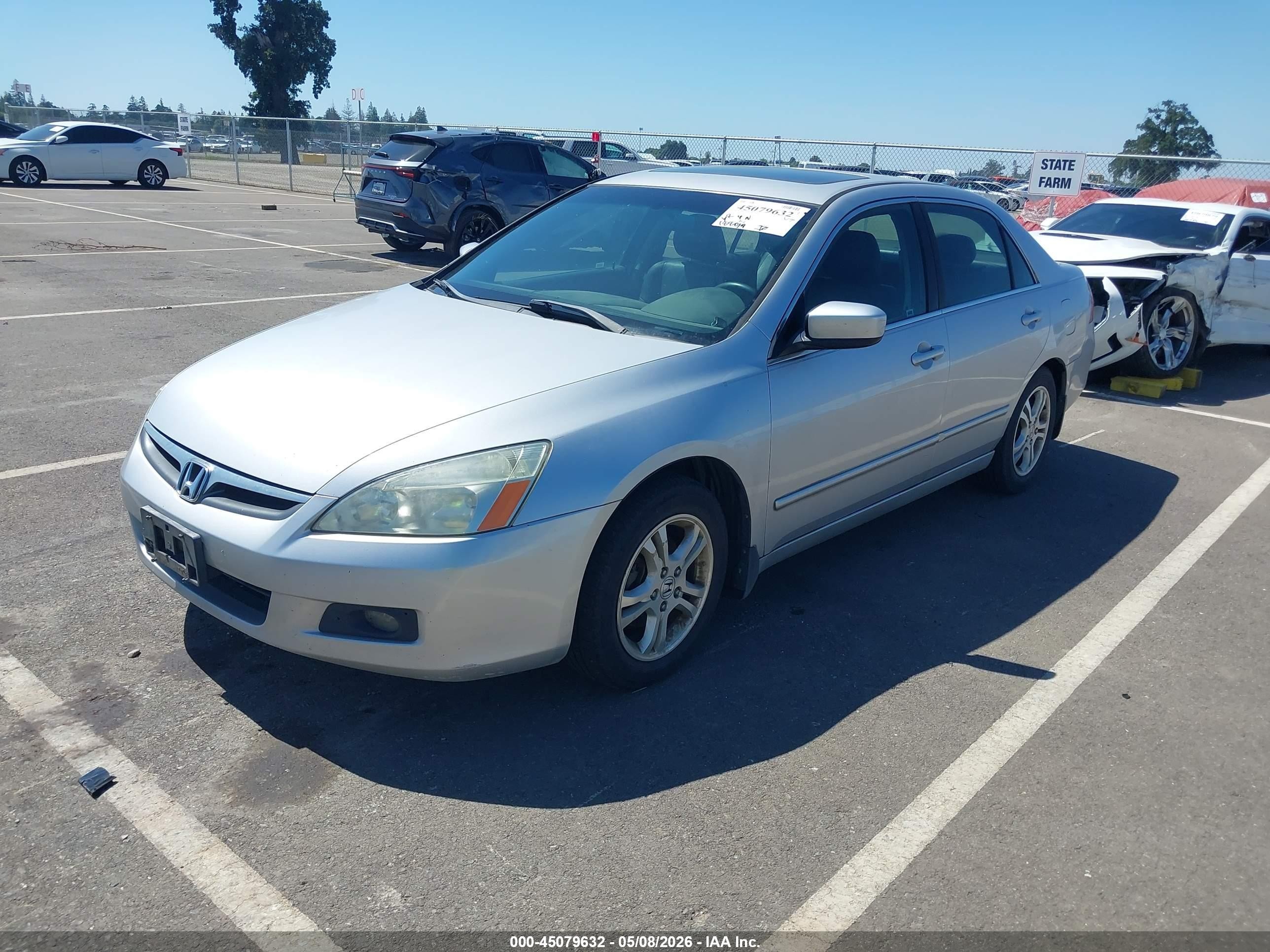 2007 Honda Accord 2.4 Ex Серебряный vin: 1HGCM55877A038845