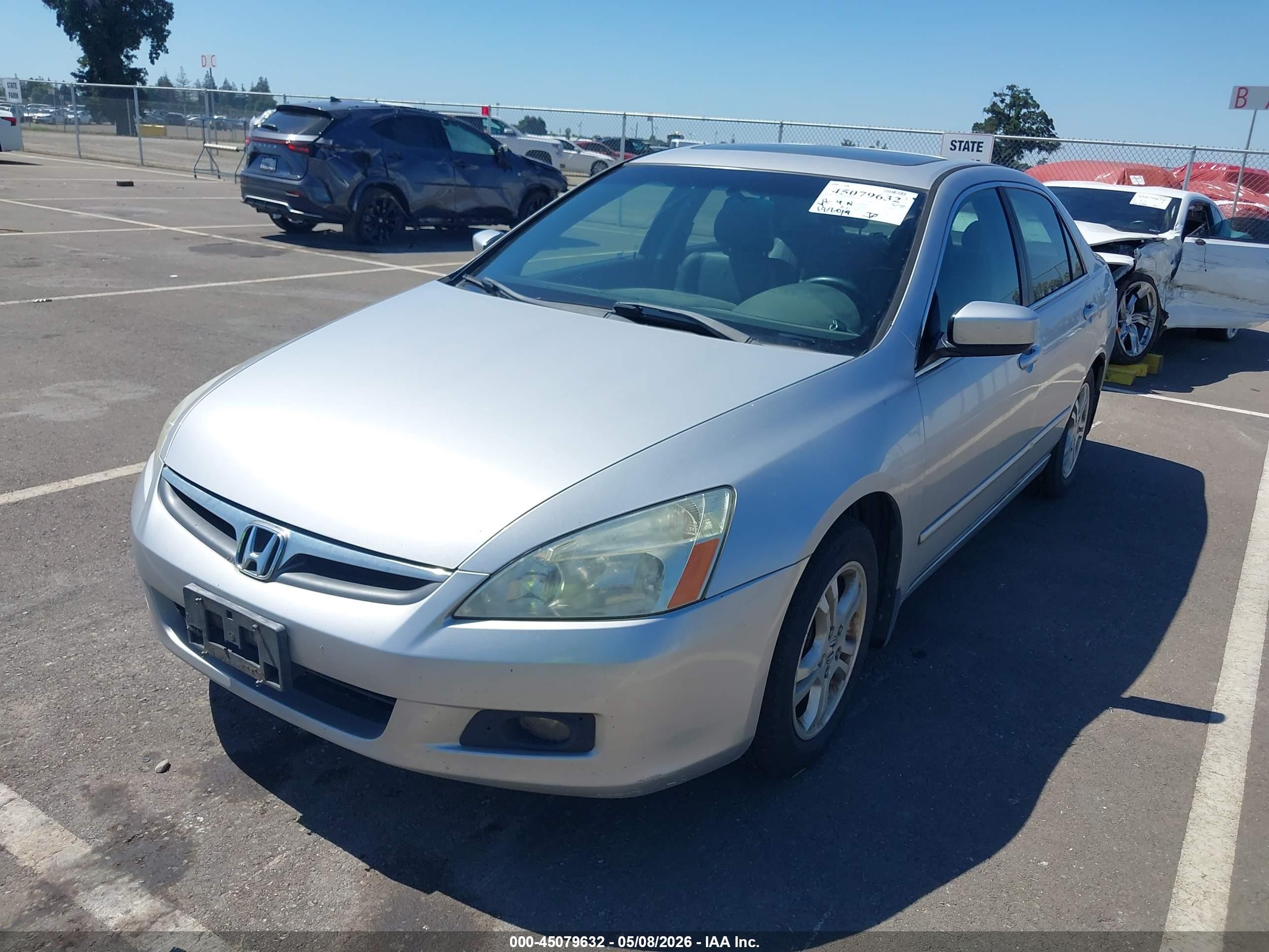 2007 Honda Accord 2.4 Ex Серебряный vin: 1HGCM55877A038845