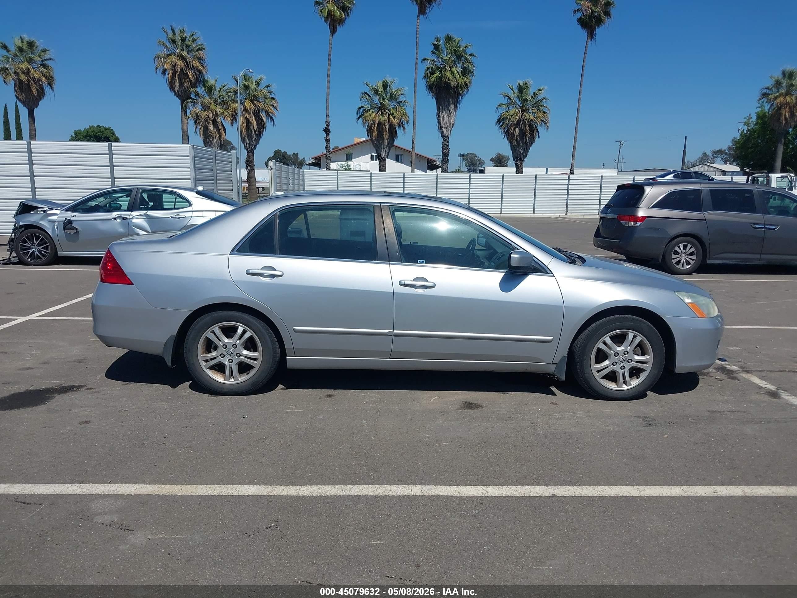 2007 Honda Accord 2.4 Ex Серебряный vin: 1HGCM55877A038845