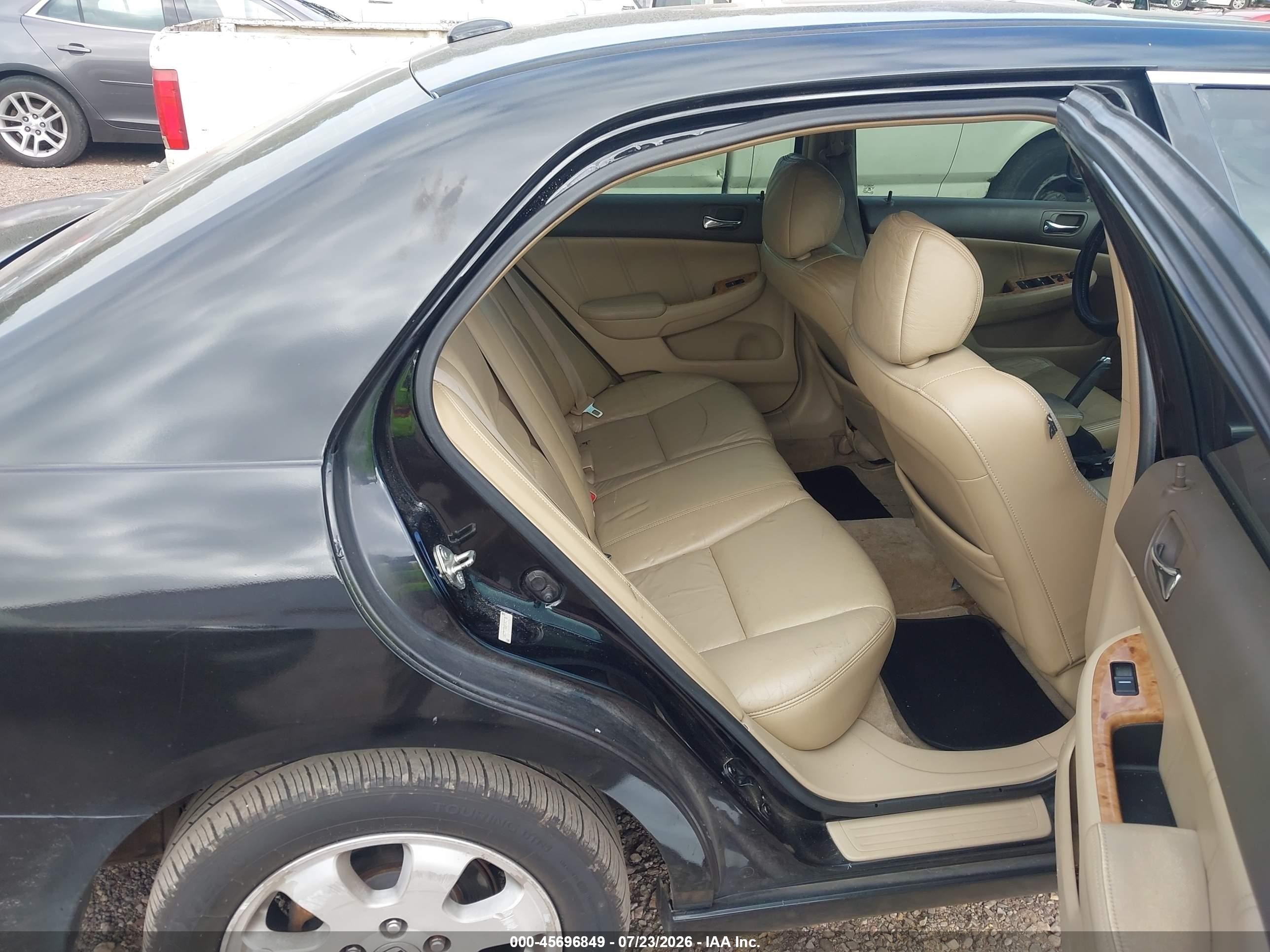 2004 Honda Accord 2.4 Ex Black vin: 1HGCM558X4A042108