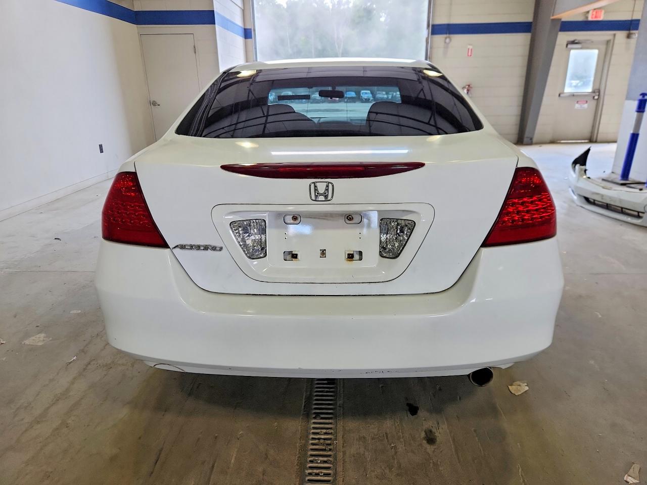 2006 Honda Accord White vin: 1HGCM56106A114986