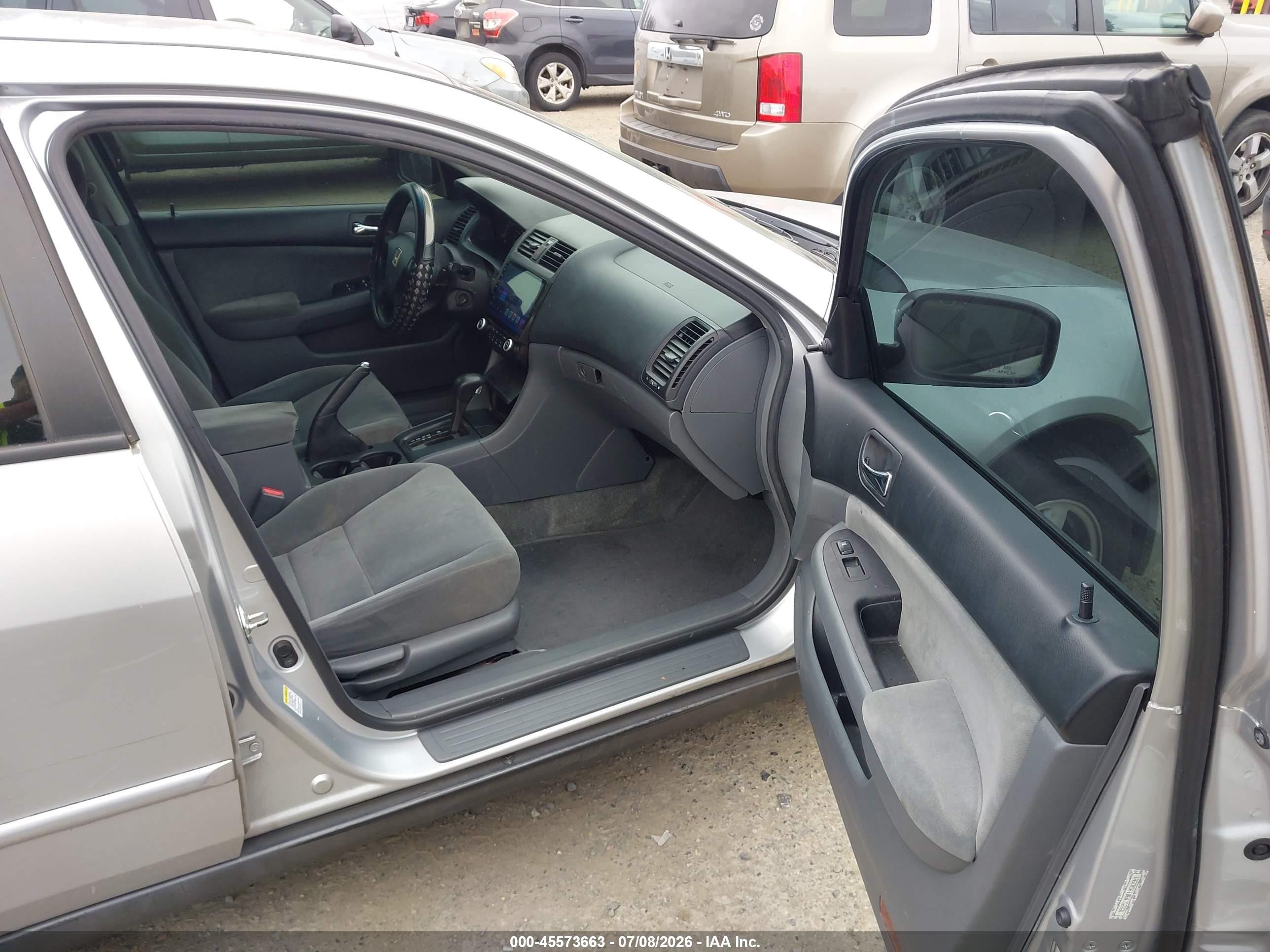 2006 Honda Accord 2.4 Vp Silver vin: 1HGCM56106A152881