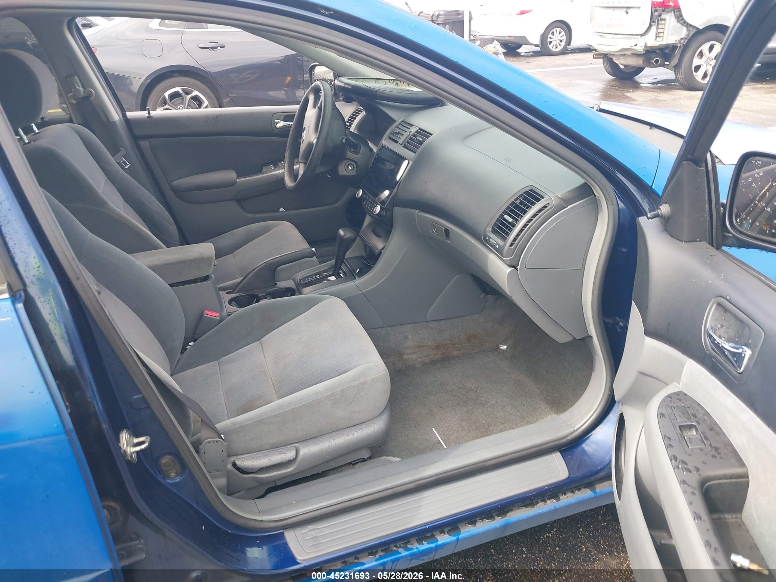 2004 Honda Accord 2.4 Dx Синий vin: 1HGCM56114A067769